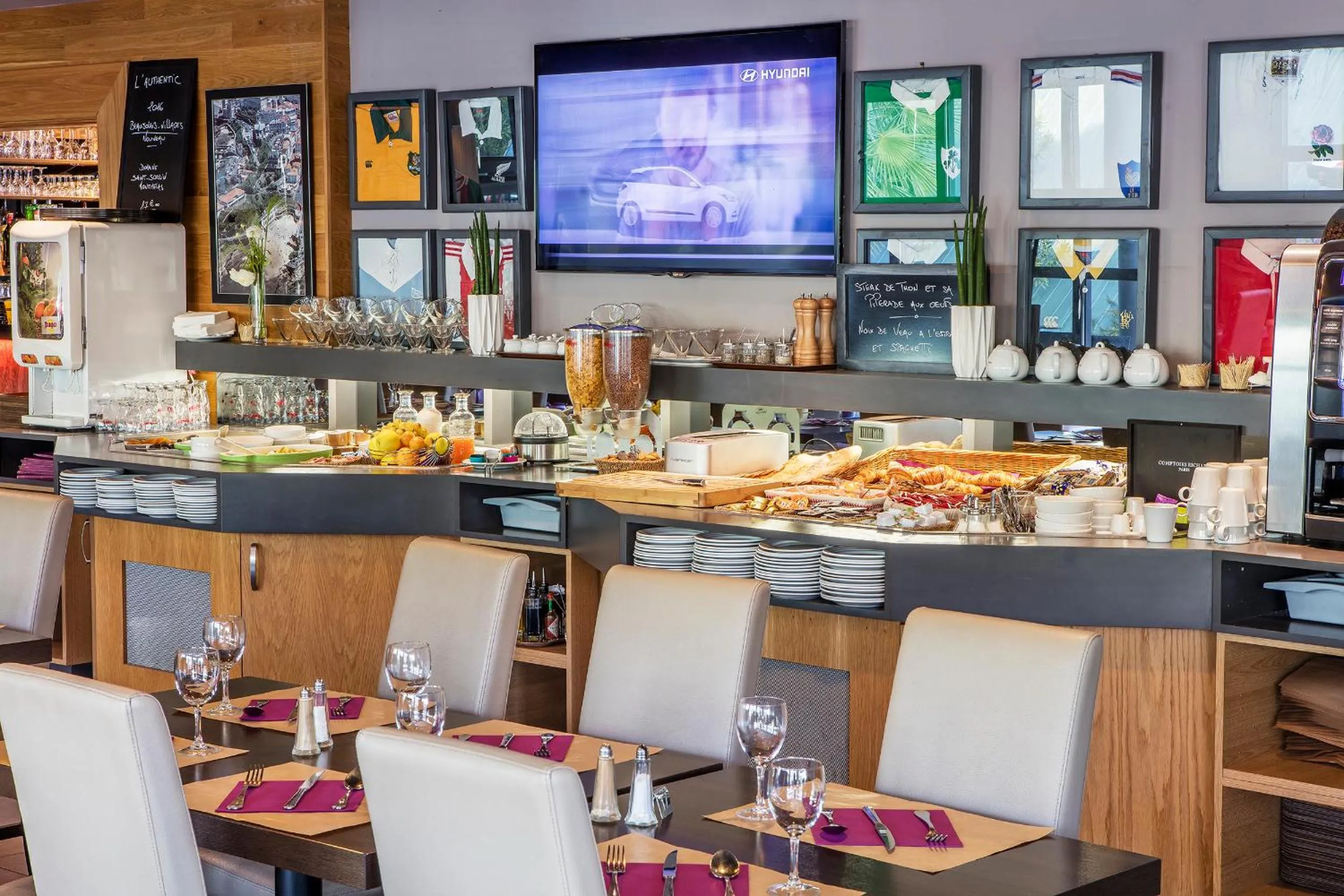 Restaurant/places to eat in Hotel Loreak