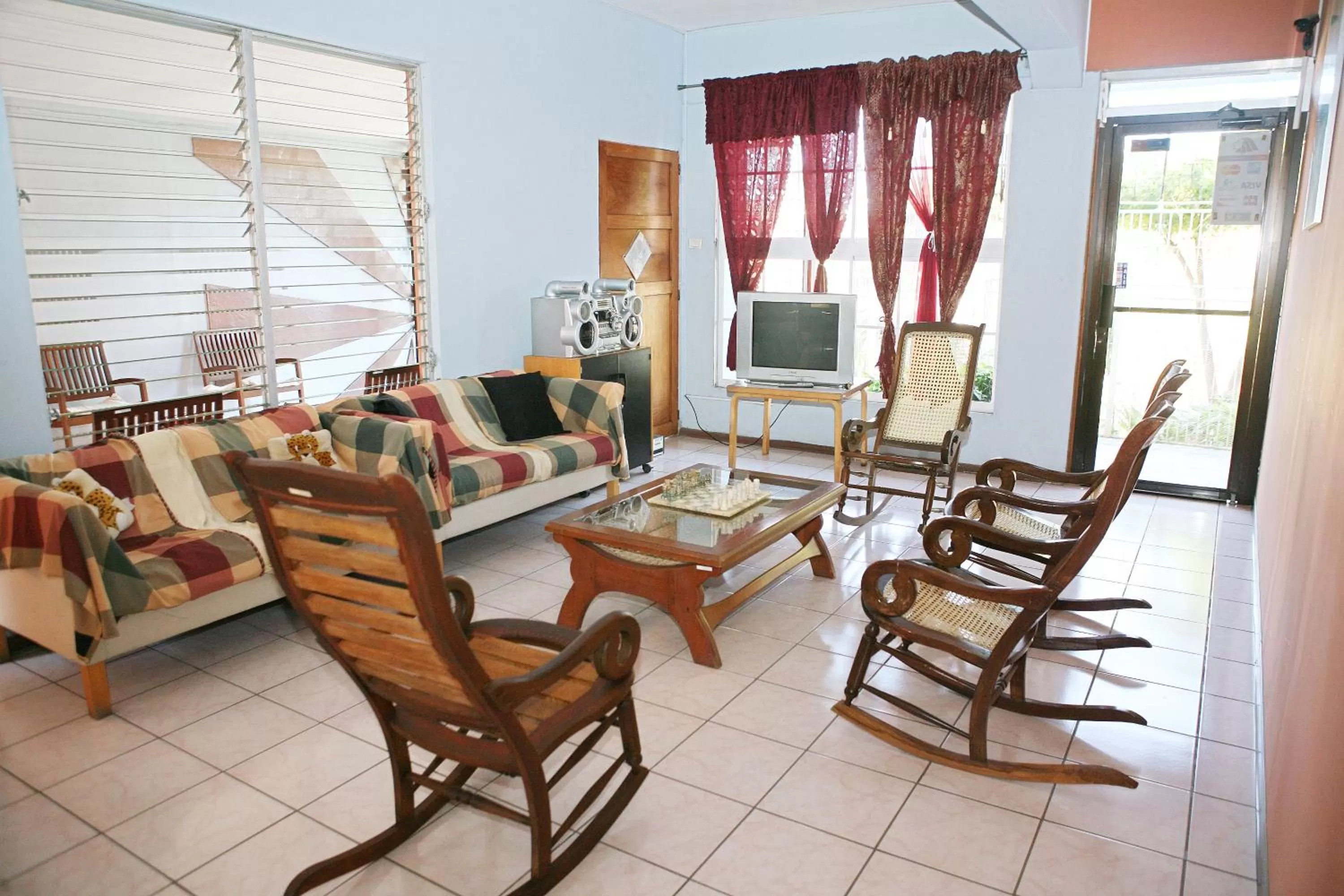 Communal lounge/ TV room in Hotel Valerie