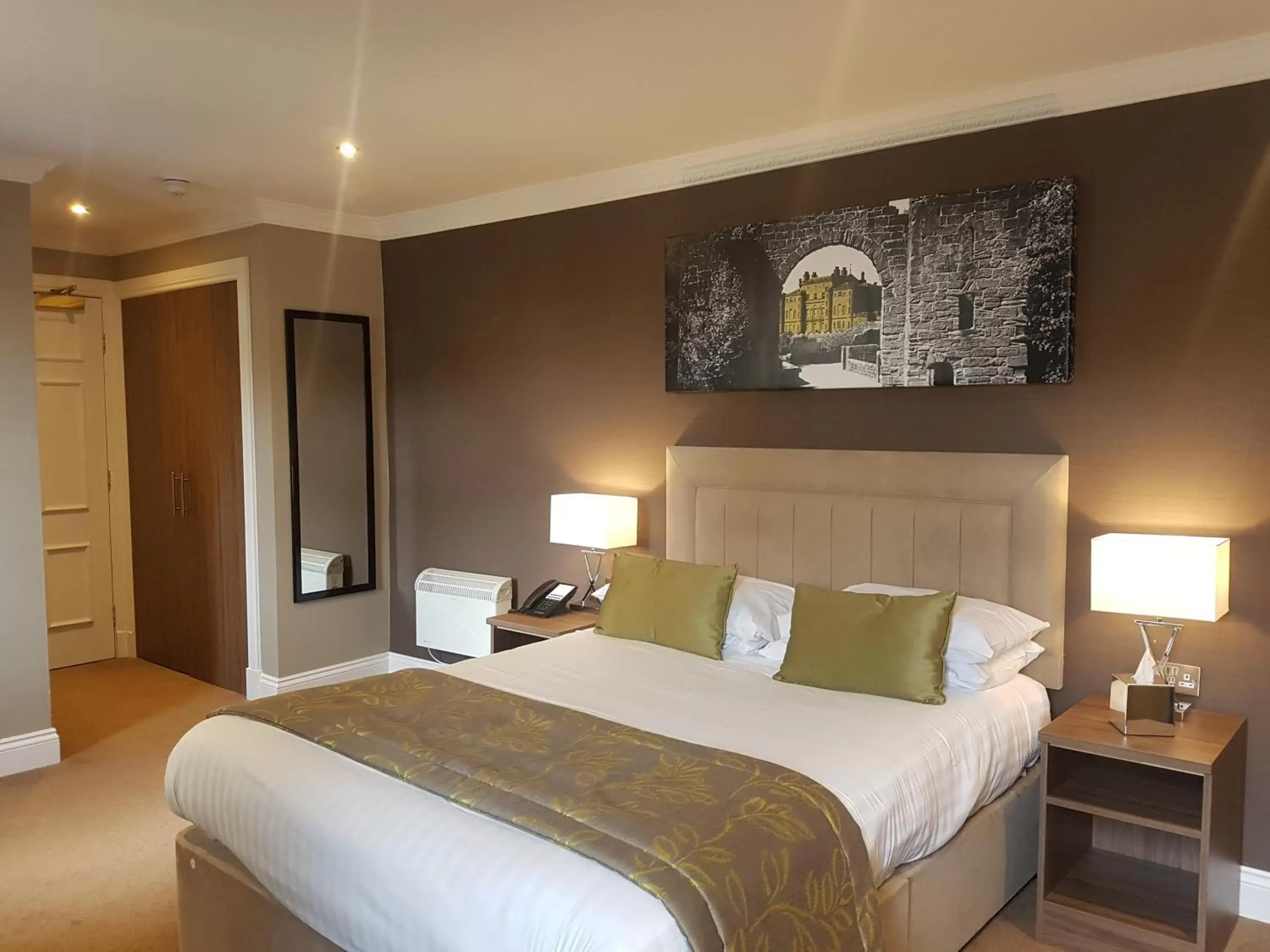 Standard Double or Twin Room in Fairfield House Hotel Standard Double or Twin Room in Fairfield House Hotel