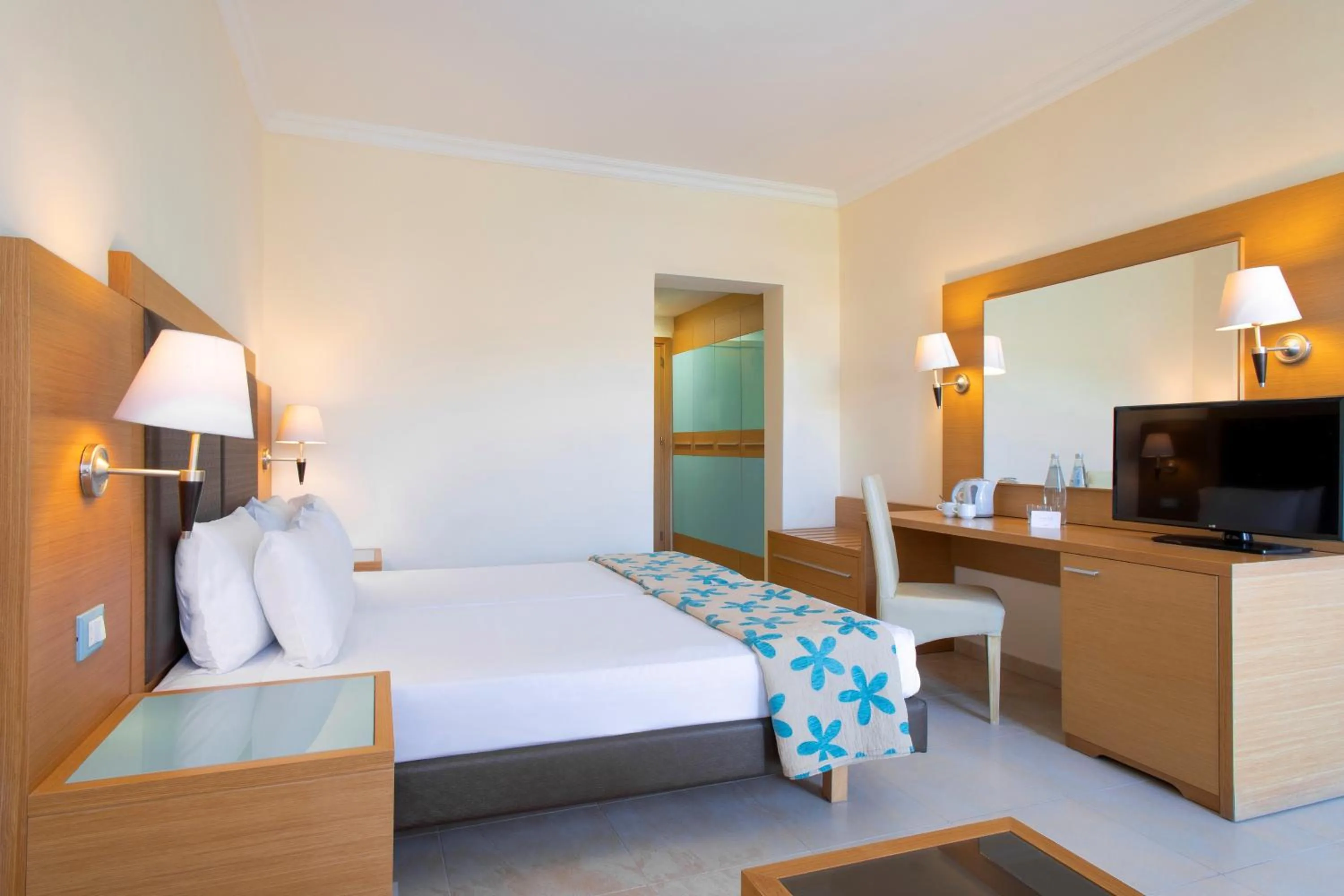 Bedroom, Bed in Sol Cosmopolitan Rhodes