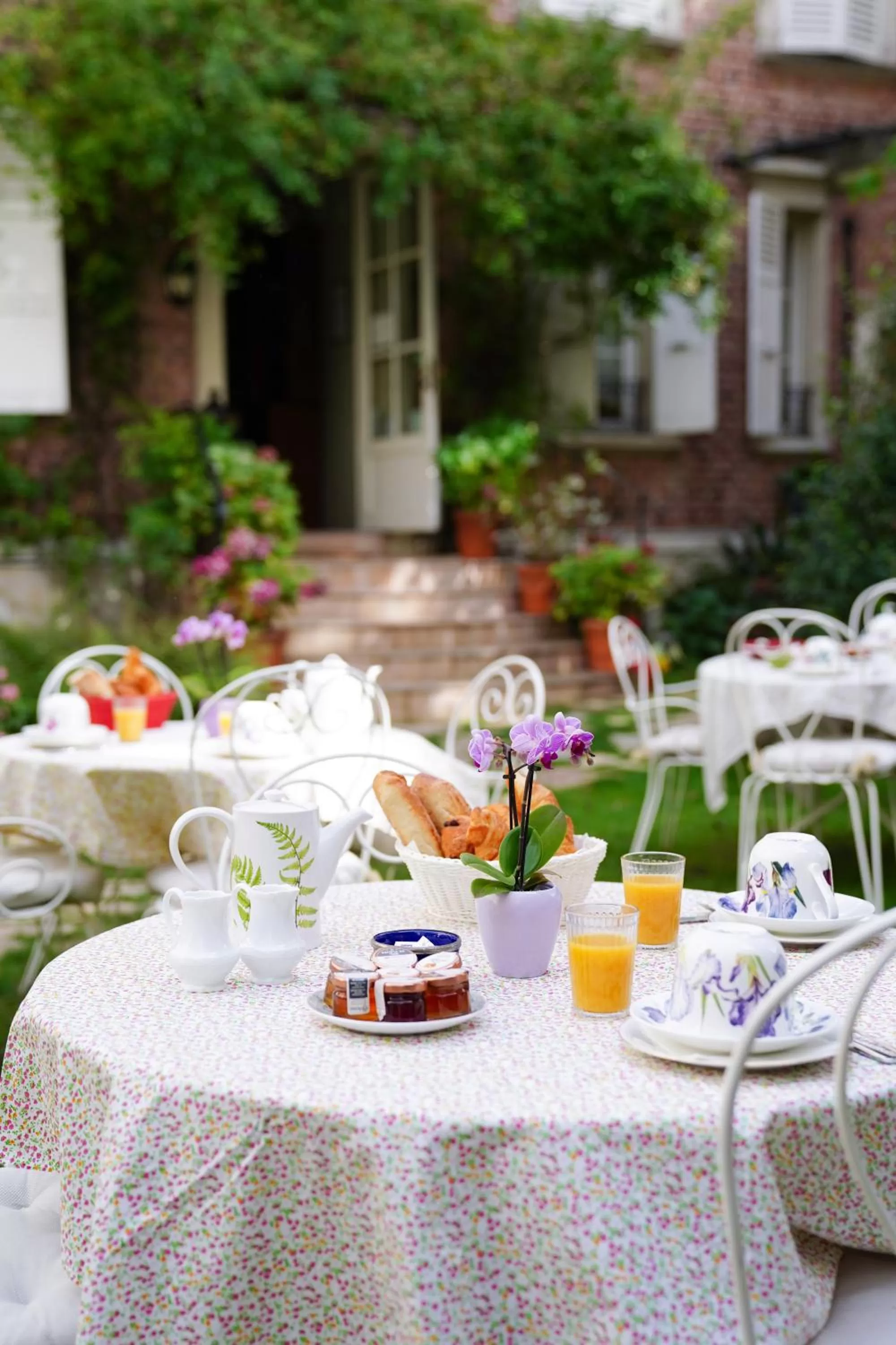 Garden in Villa Escudier Appart-hôtel