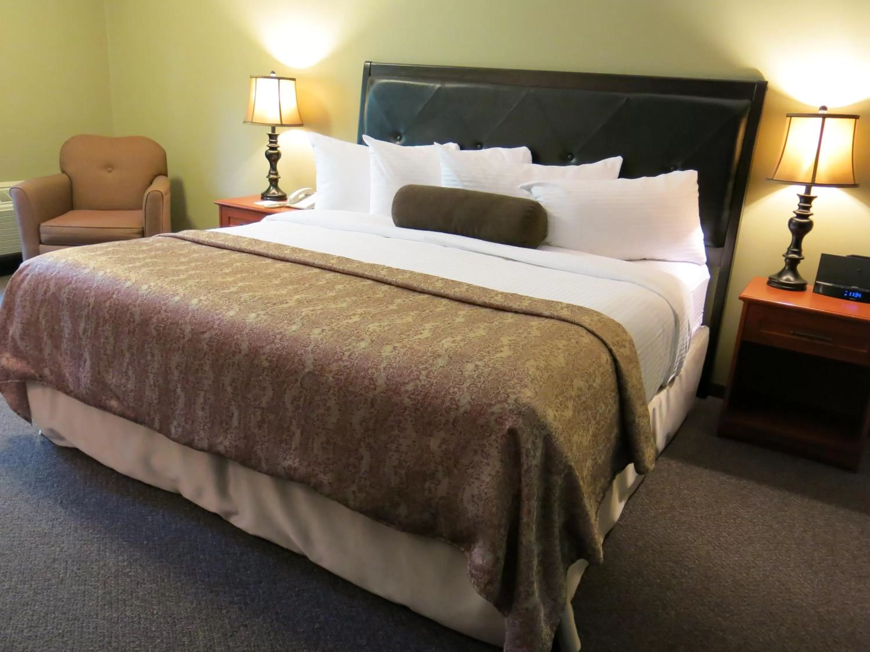 Bedroom, Bed in Village Creek Country Inn