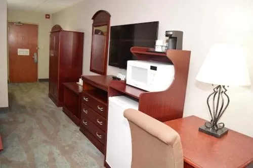 TV and multimedia in Baymont by Wyndham Michigan City