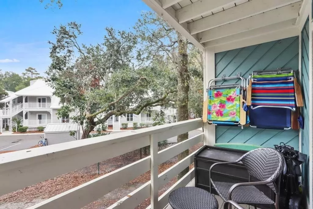 5 stars Peaceful Condo - 7 min walk to the beach