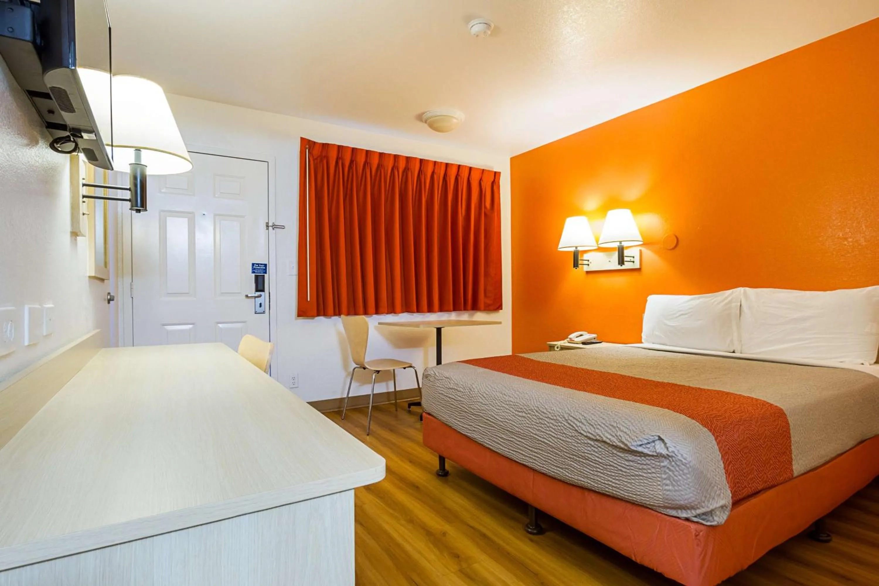 TV and multimedia, Bed in Motel 6 Mesa North