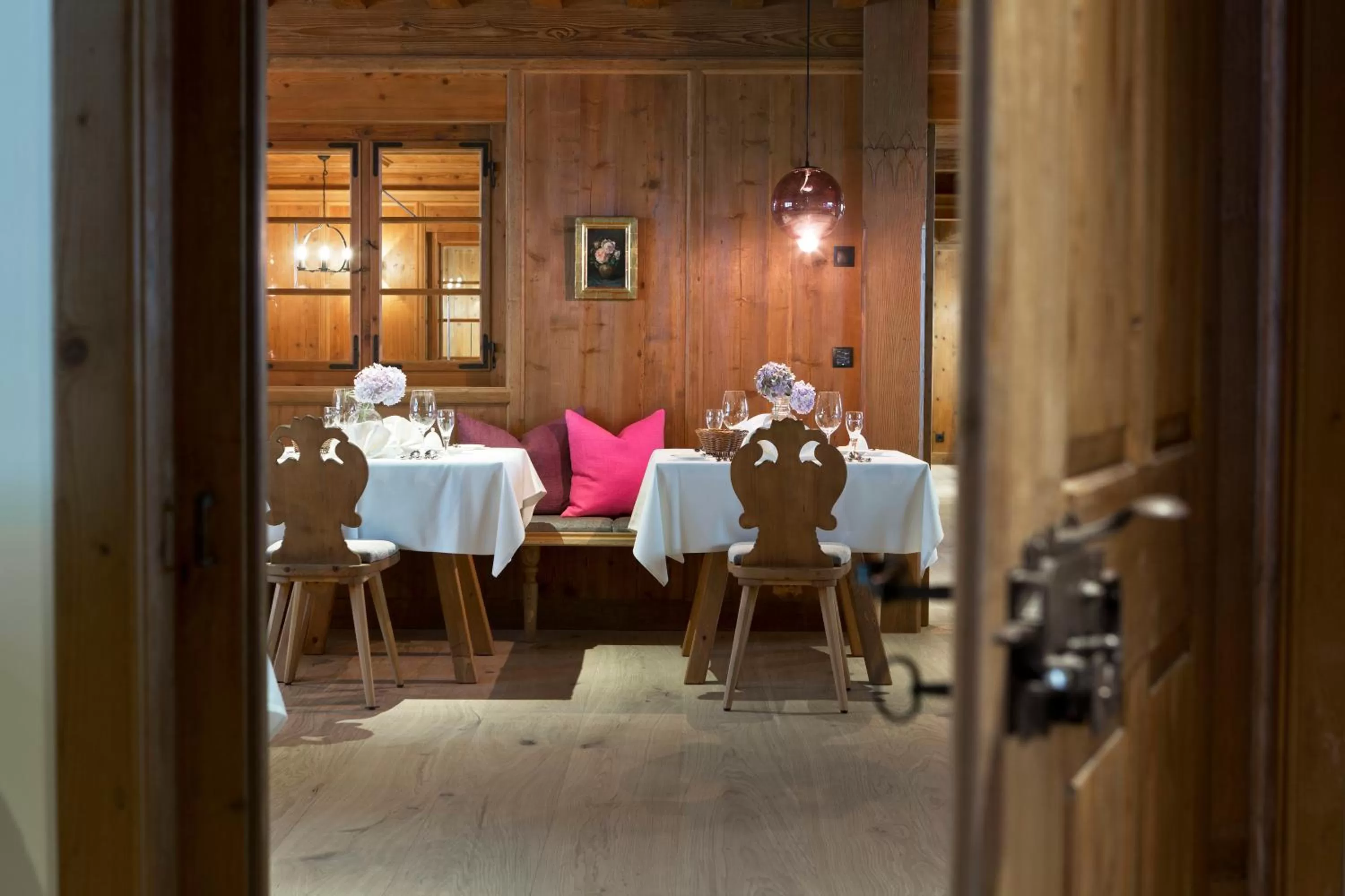 Restaurant/places to eat in ElisabethHotel Premium Private Retreat- Adults only