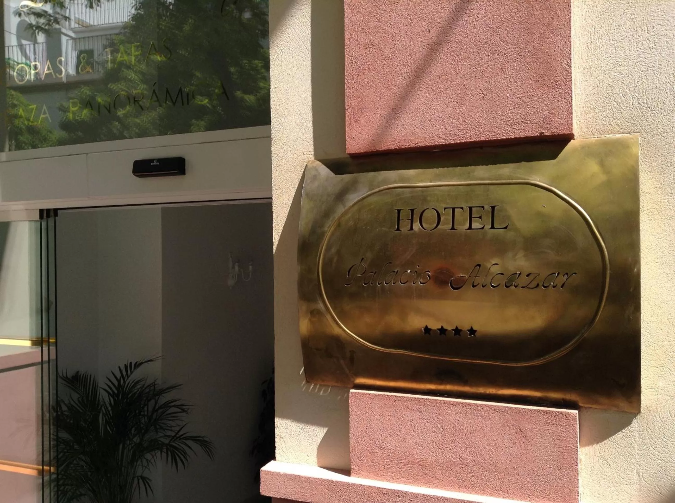 Decorative detail in Hotel Palacio Alcázar