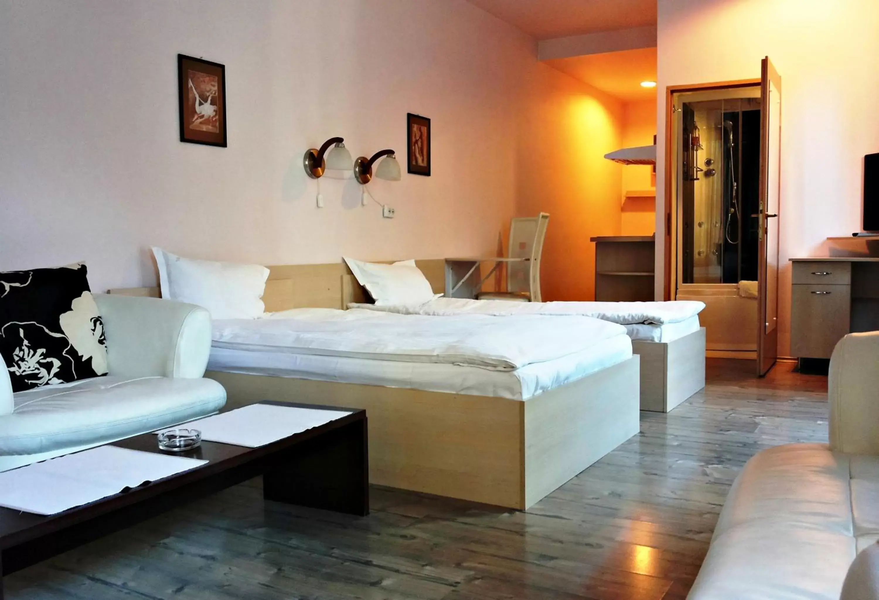 Lucas 10 Apartments Lucas 10 Apartments