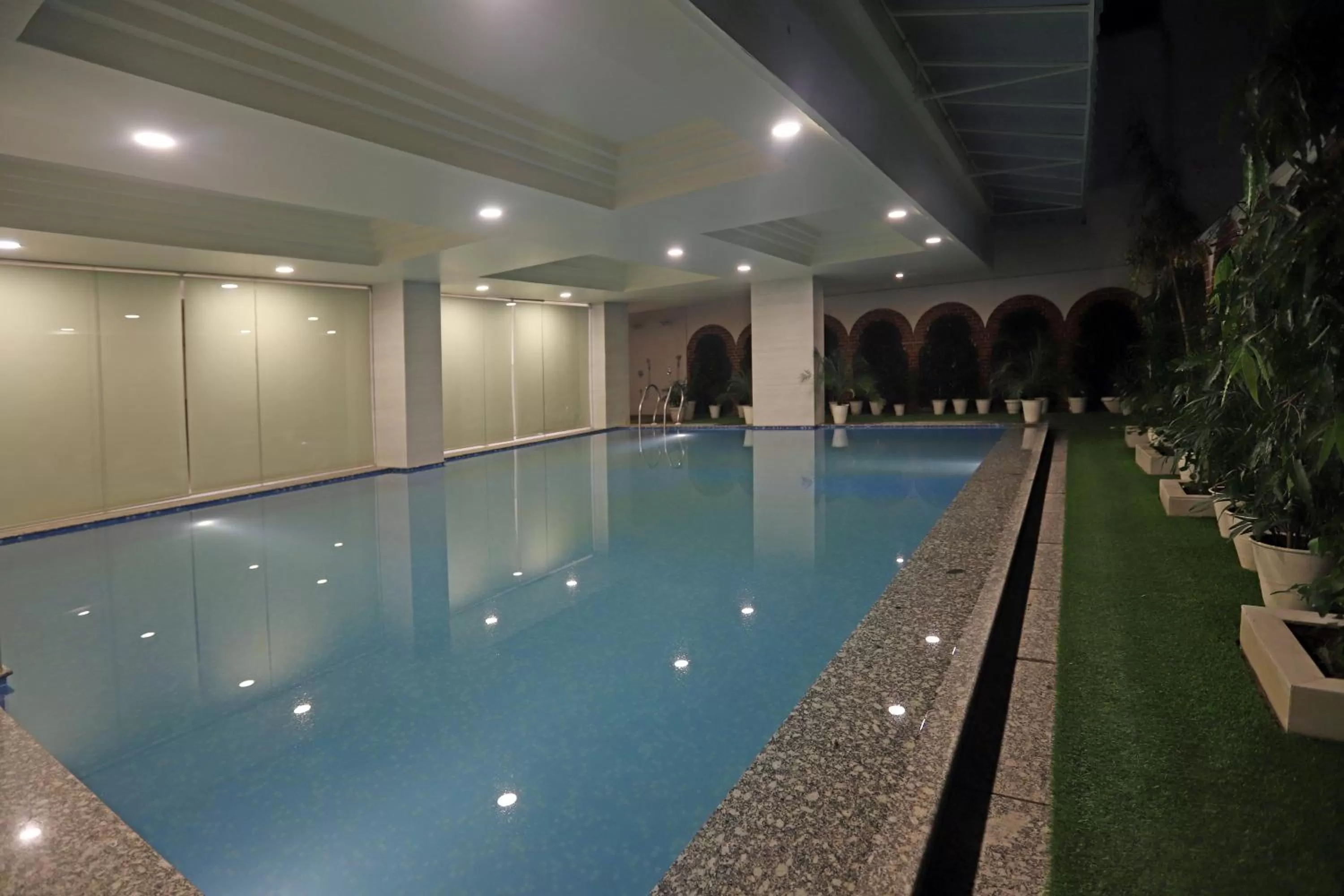 Restaurant/places to eat in Hotel Magenta Jaipur