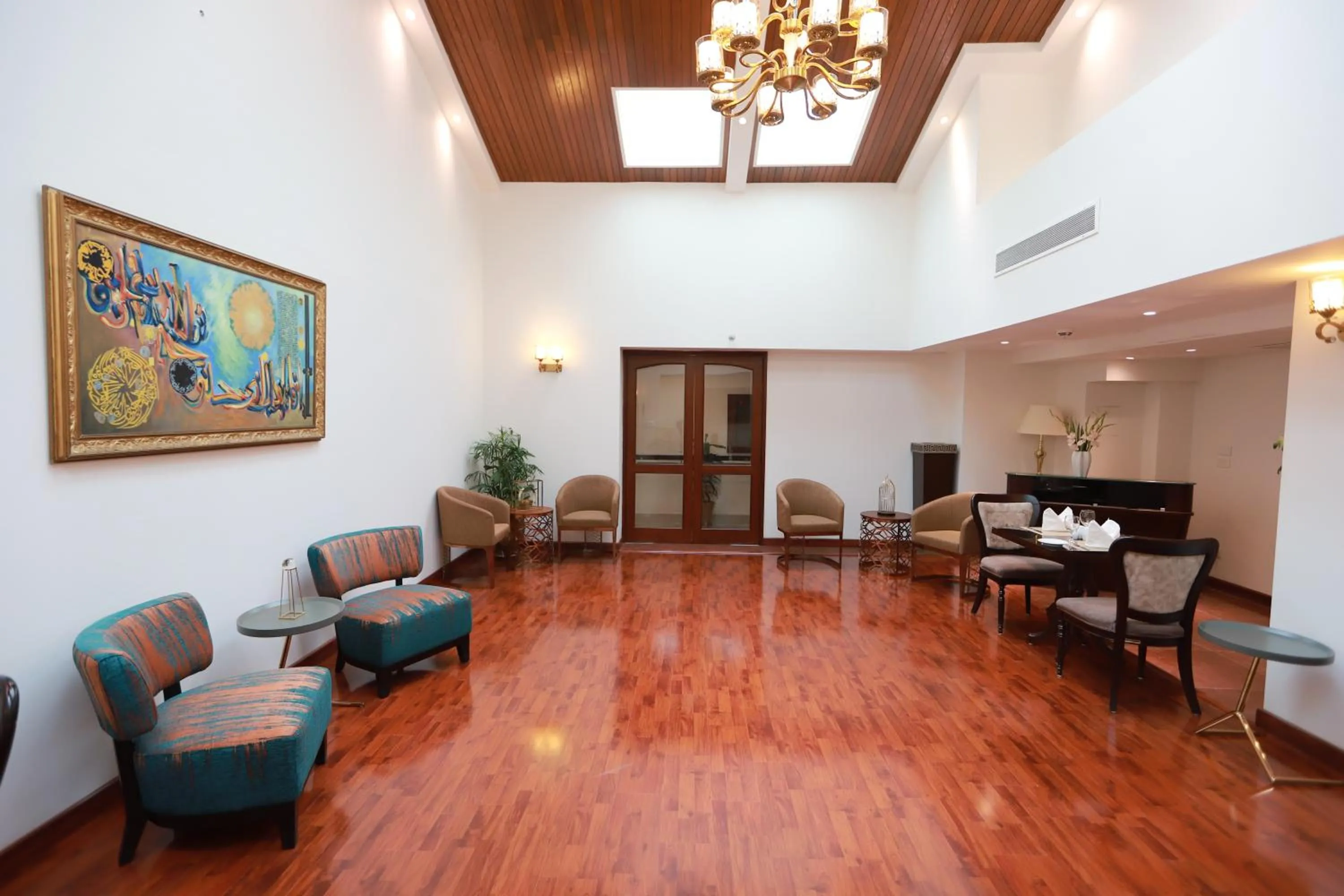 Lounge or bar in Islamabad Regalia Hotel