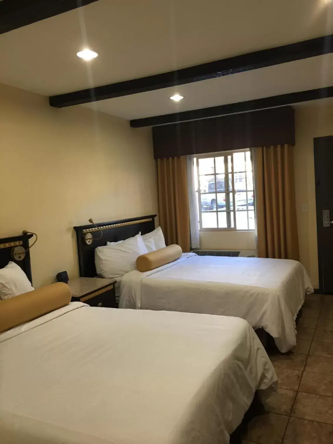 Double Room - Disability Access in Tuscan Garden Inn Double Room - Disability Access in Tuscan Garden Inn