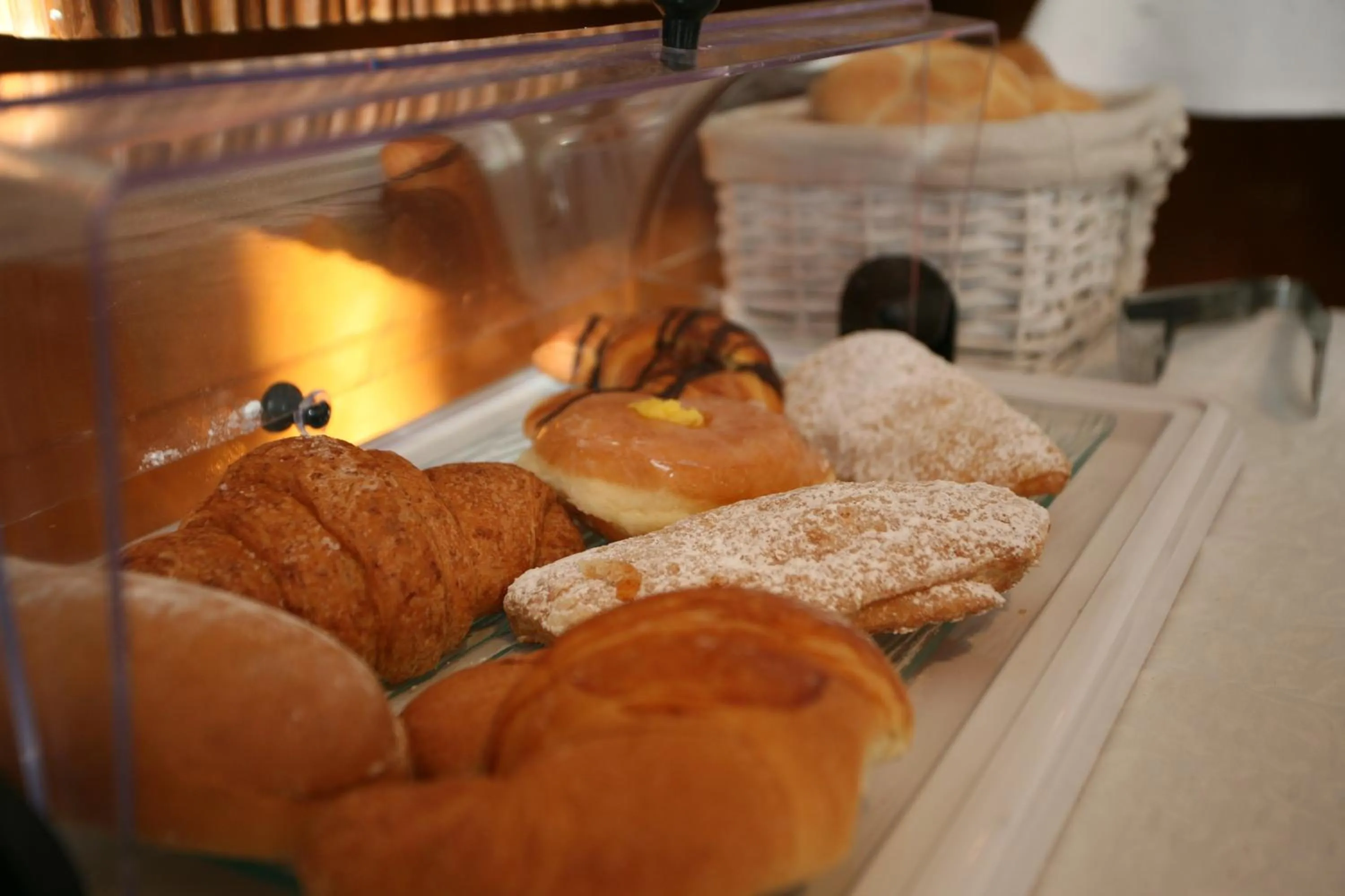 Buffet breakfast in Hotel Il Sole