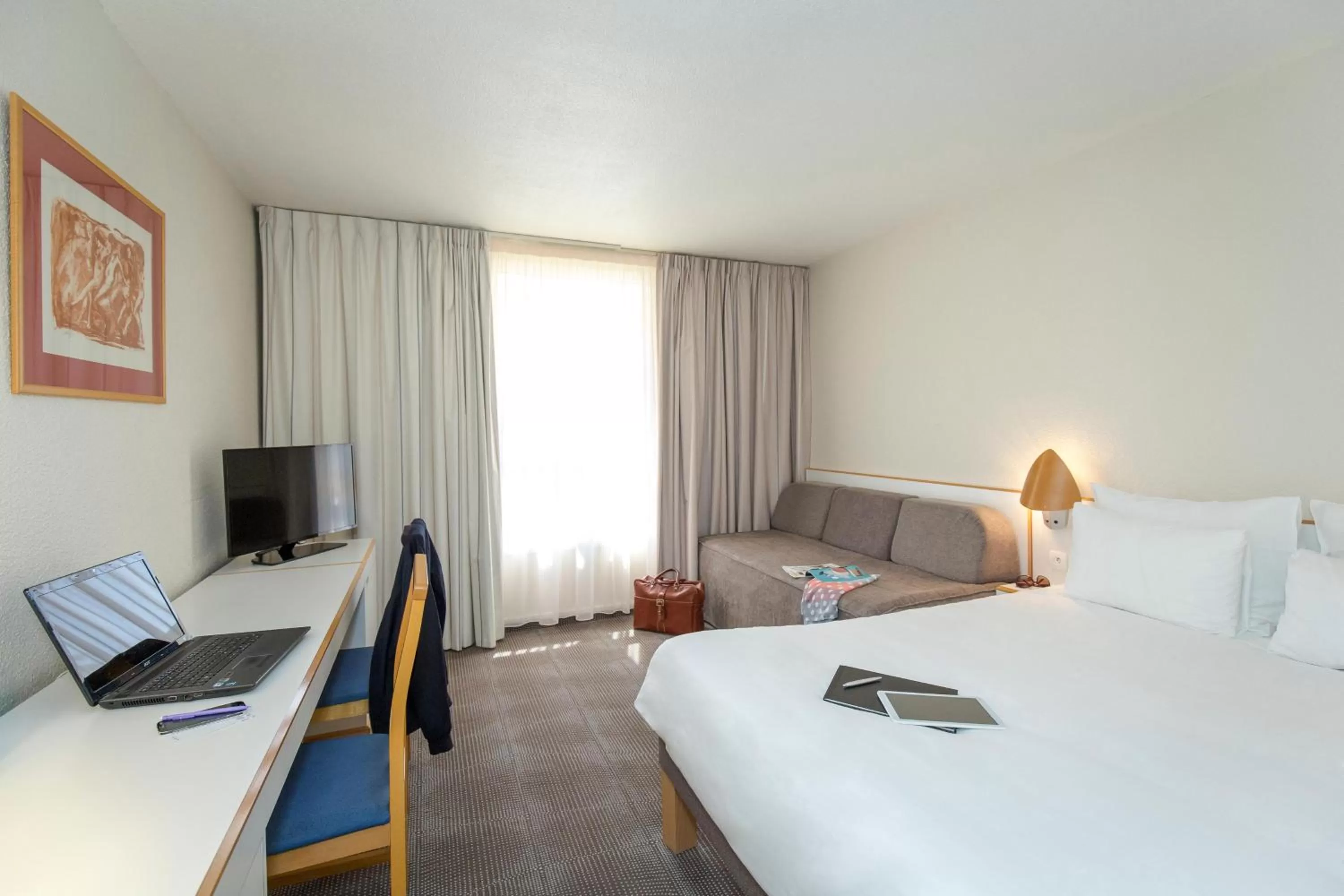 Standard Double Room with Sofa in Novotel Perpignan Nord Rivesaltes