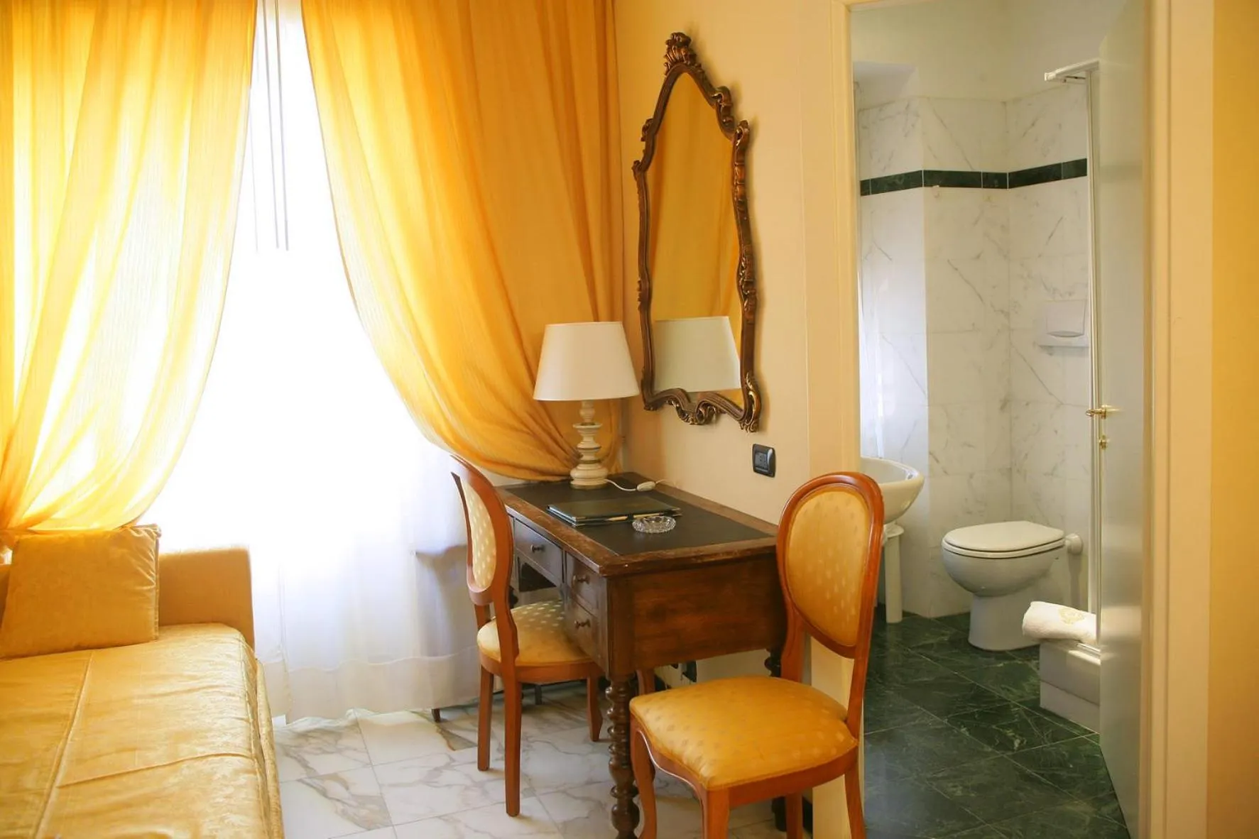 Photo of the whole room in Hotel Due Mari