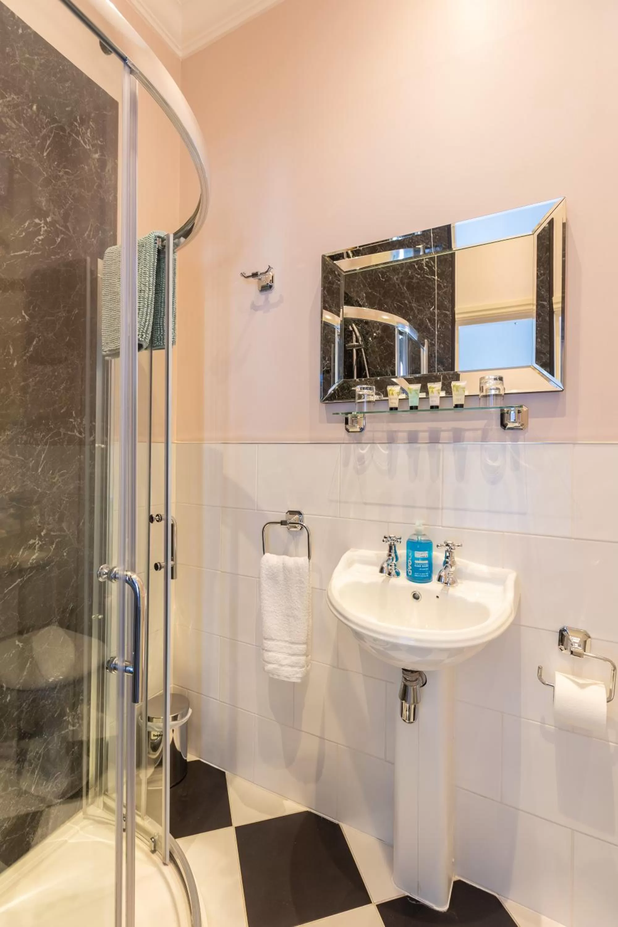 Bathroom in The Black Swan Inn