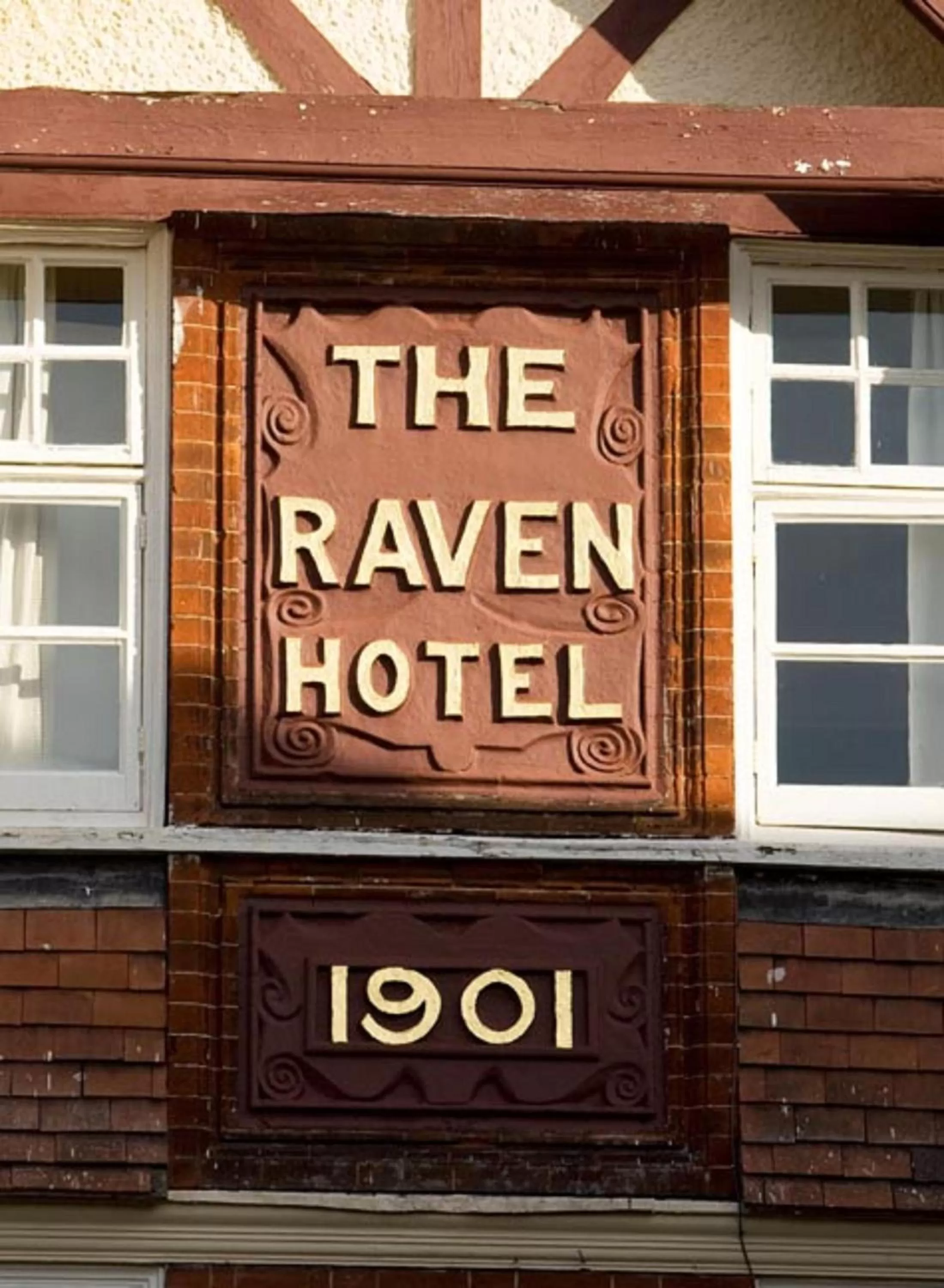 Facade/entrance in Raven Hotel by Greene King Inns