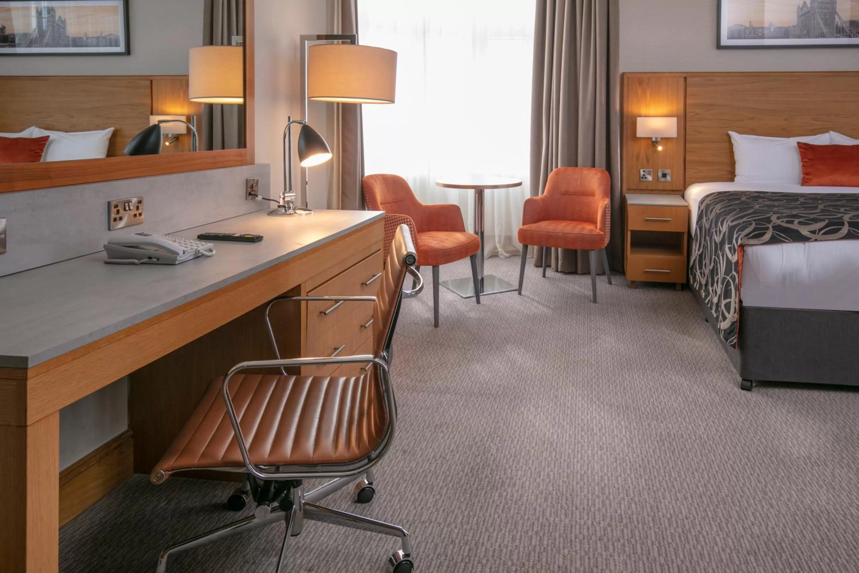 Bedroom, Bed in The Crown London, WorldHotels Distinctive