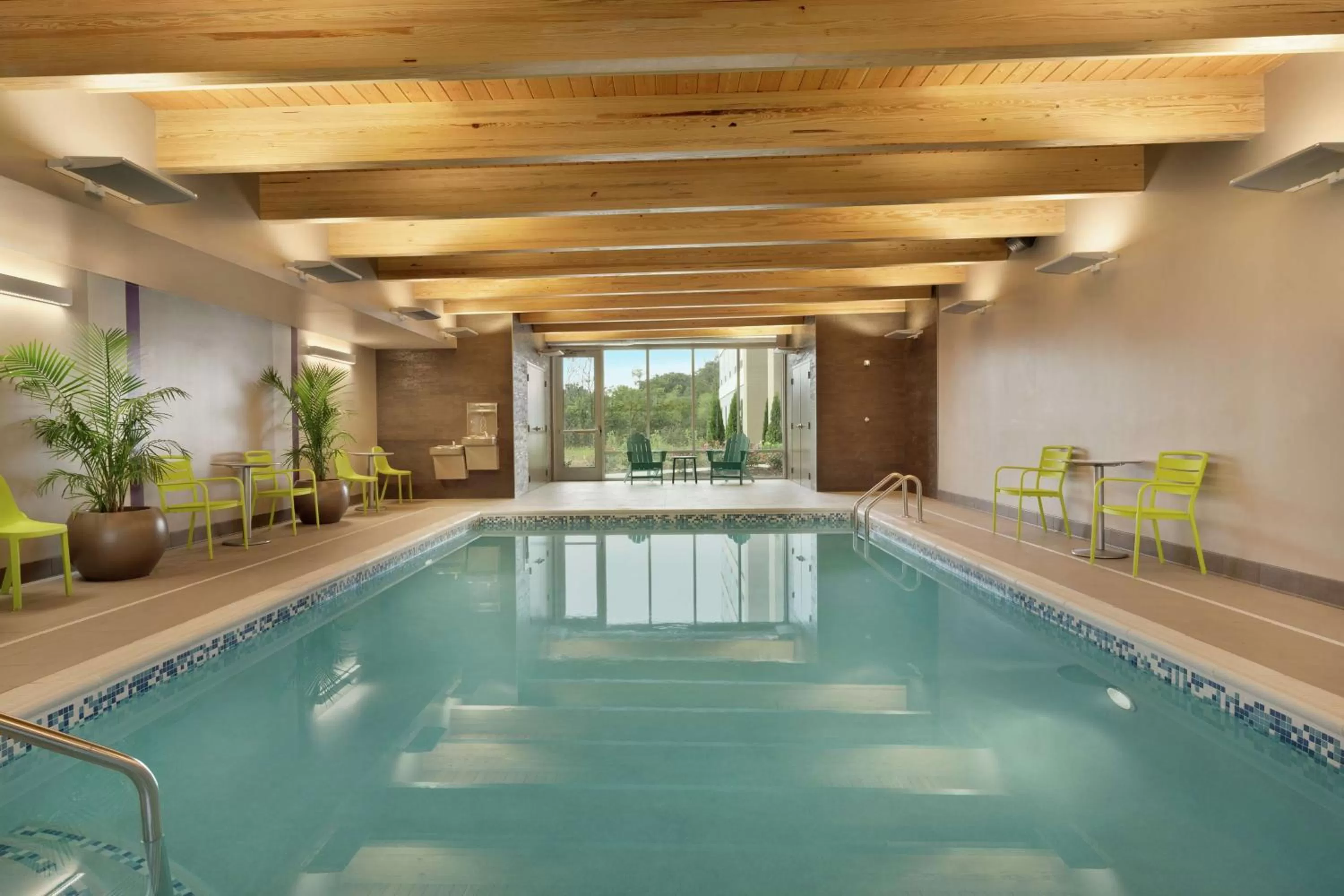 Pool view in Home2 Suites By Hilton Ephrata
