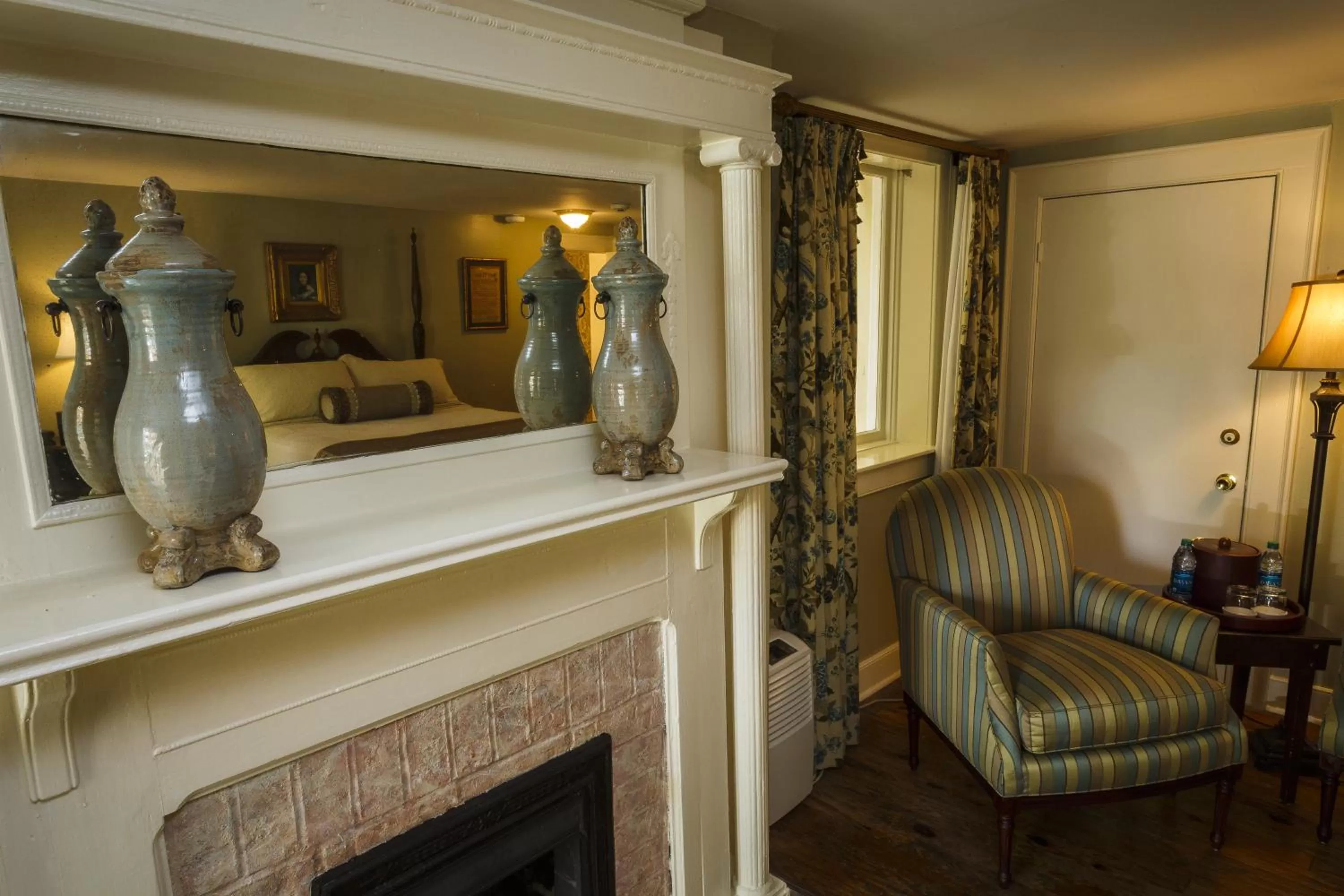 Decorative detail in Eliza Thompson House, Historic Inns of Savannah Collection