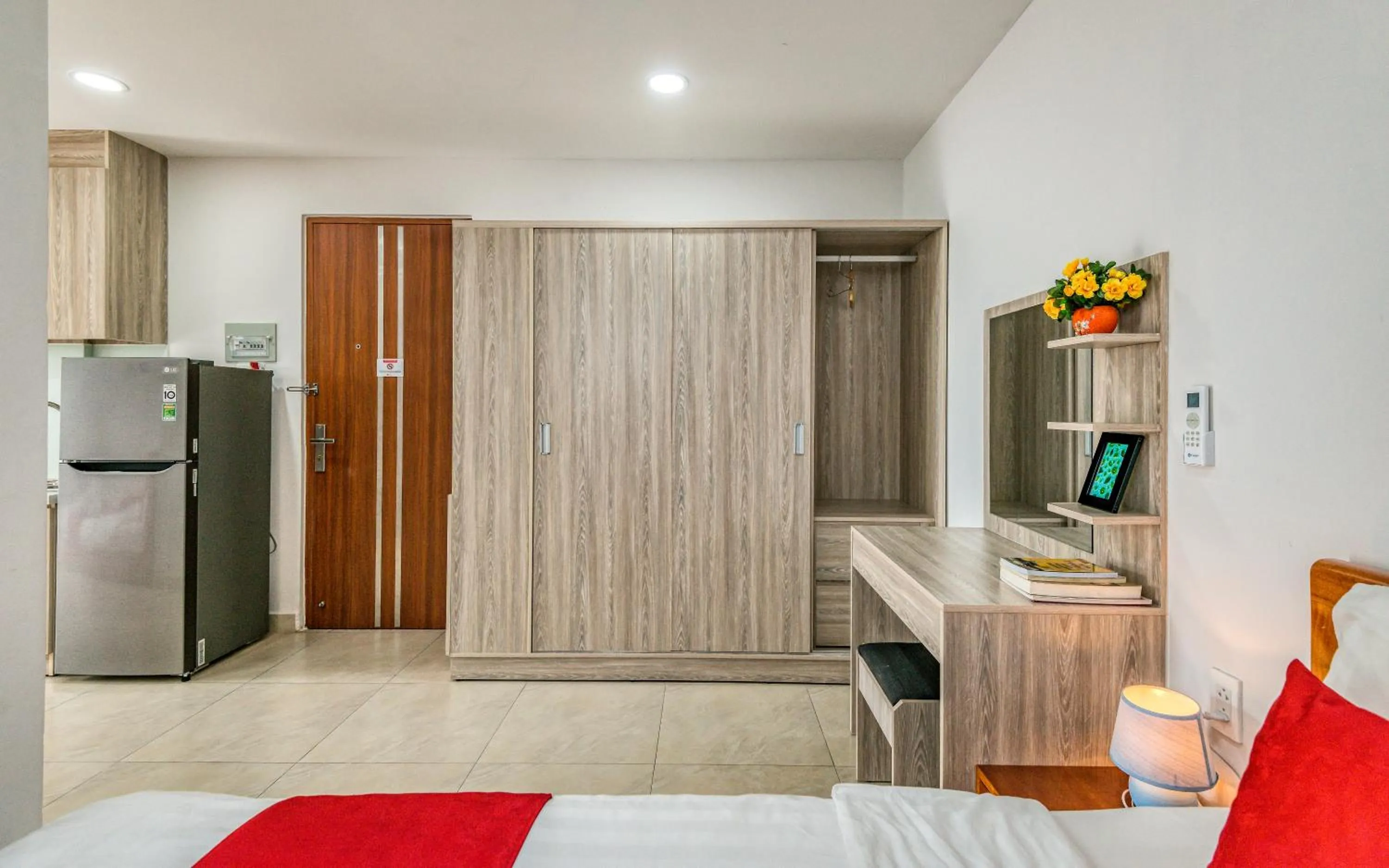 Living room, Bed in Cherry Hotel and Apartment