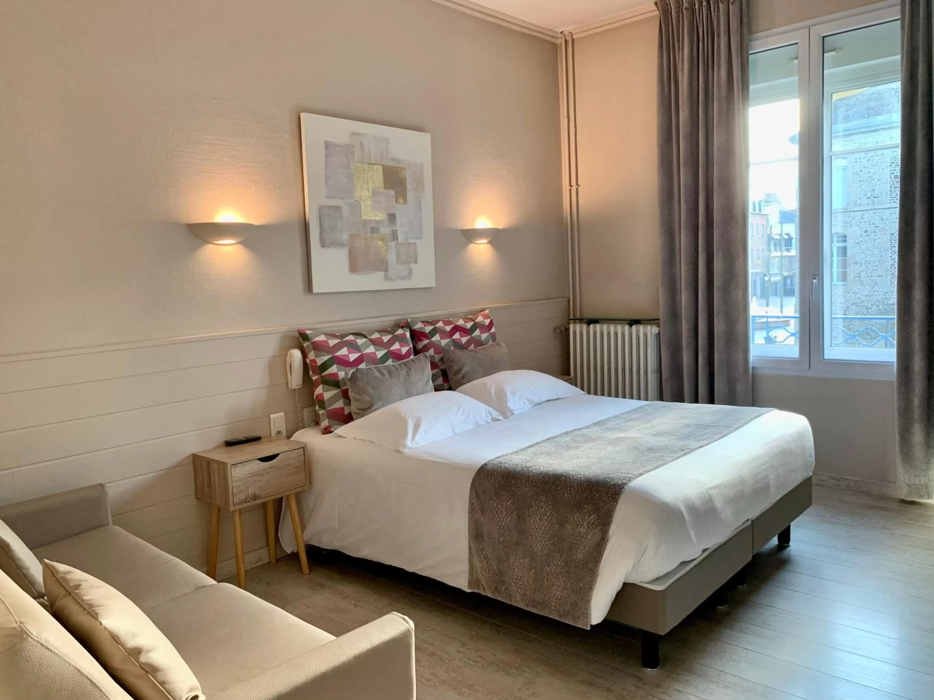 Bed in Best Western Hôtel Des Voyageurs