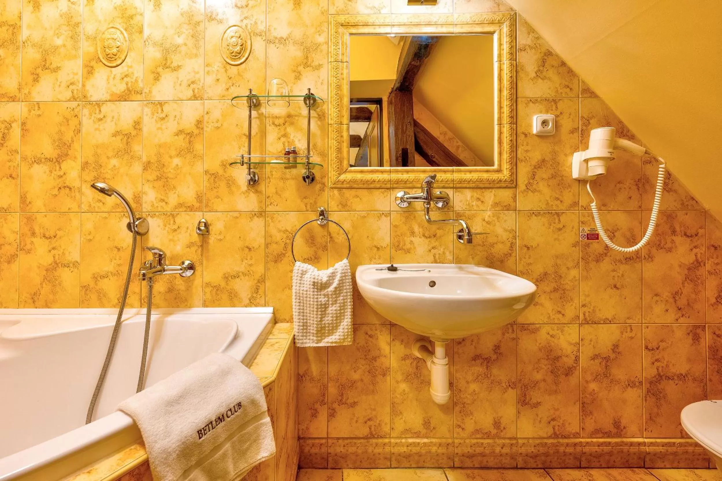 Toilet in Betlem Club Hotel