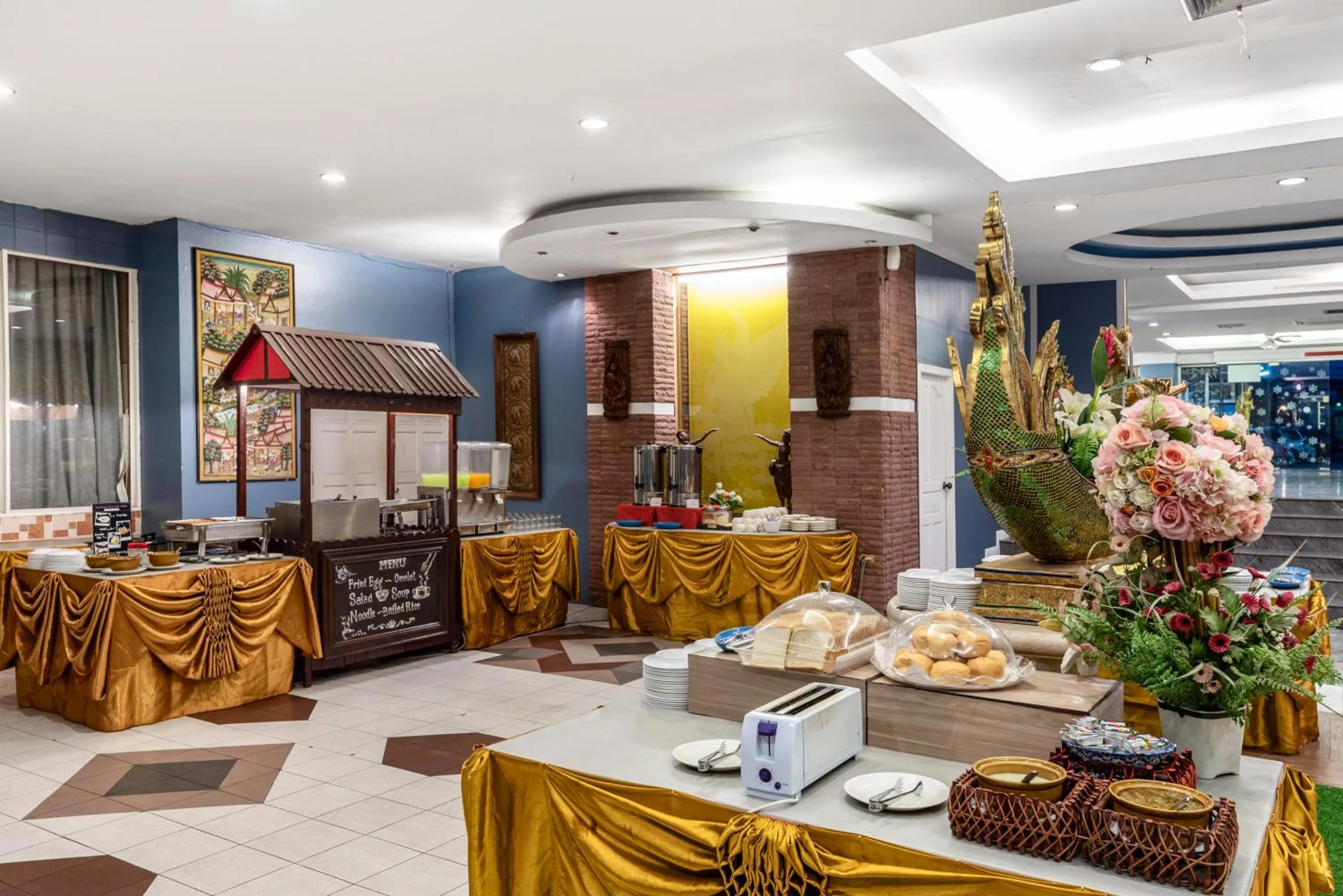 Restaurant/places to eat in Ayothaya Riverside Hotel