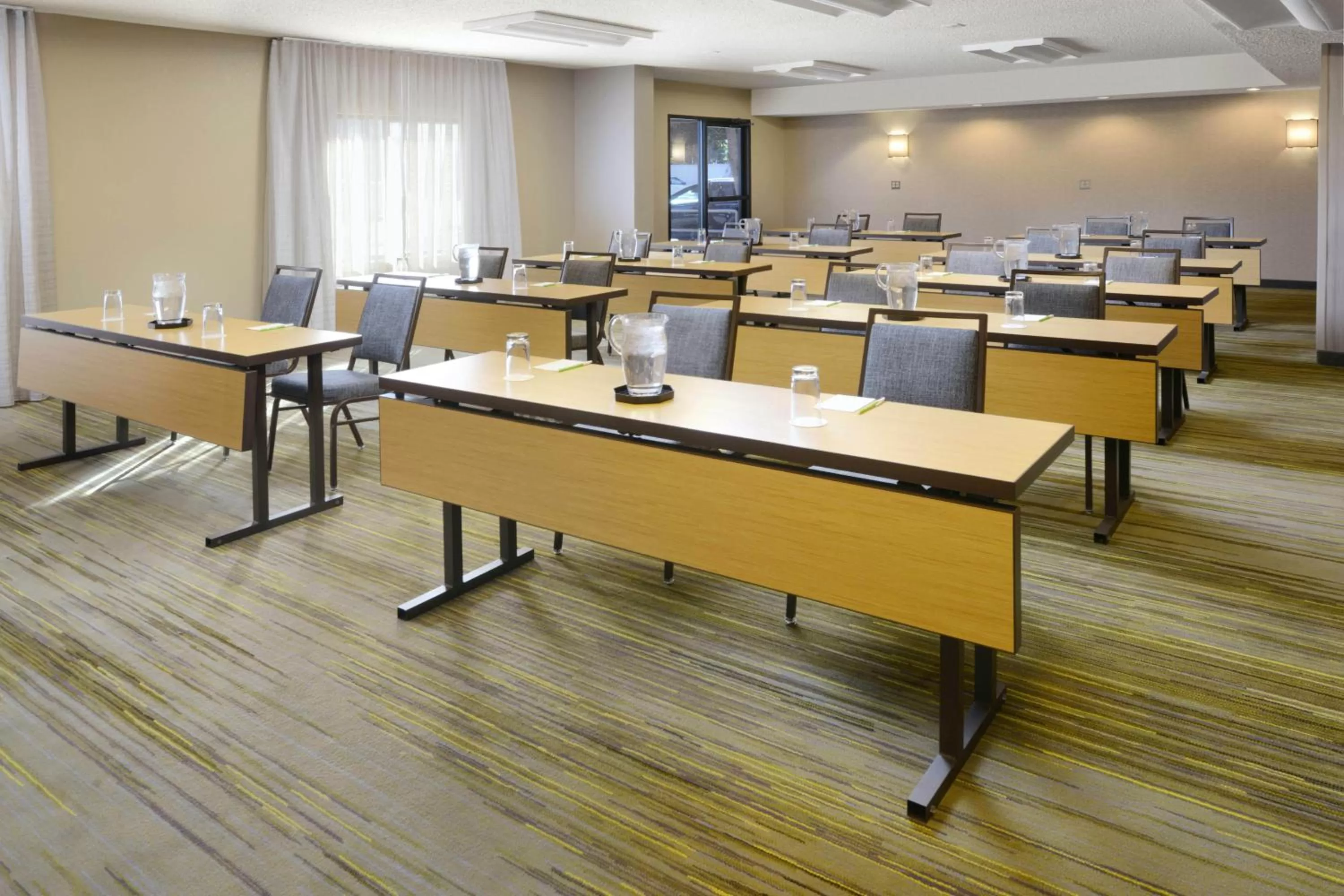 Meeting/conference room in Sonesta Select Dallas Central Expressway