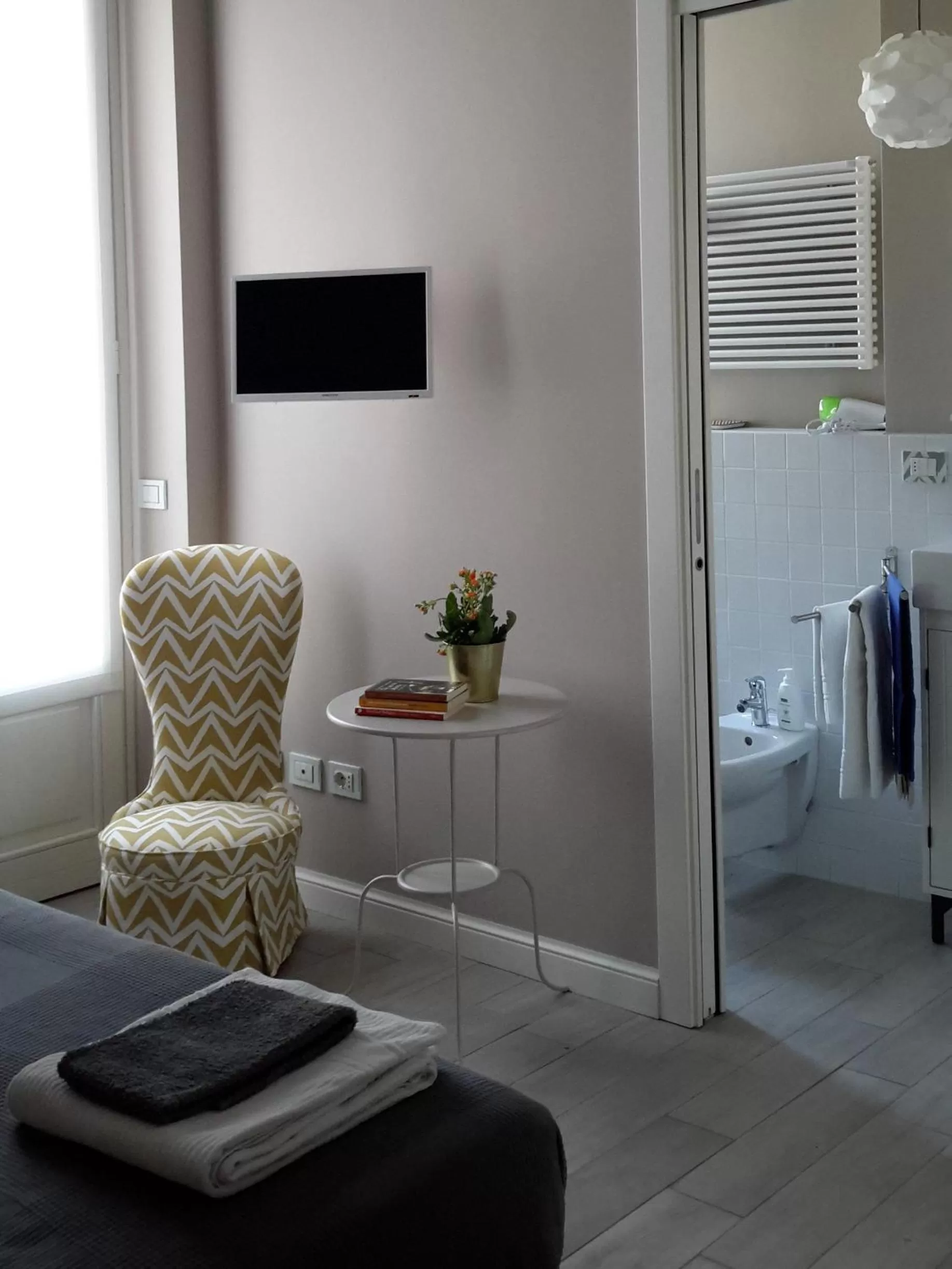 Bathroom, Bed in Casatitta Bed & Breakfast