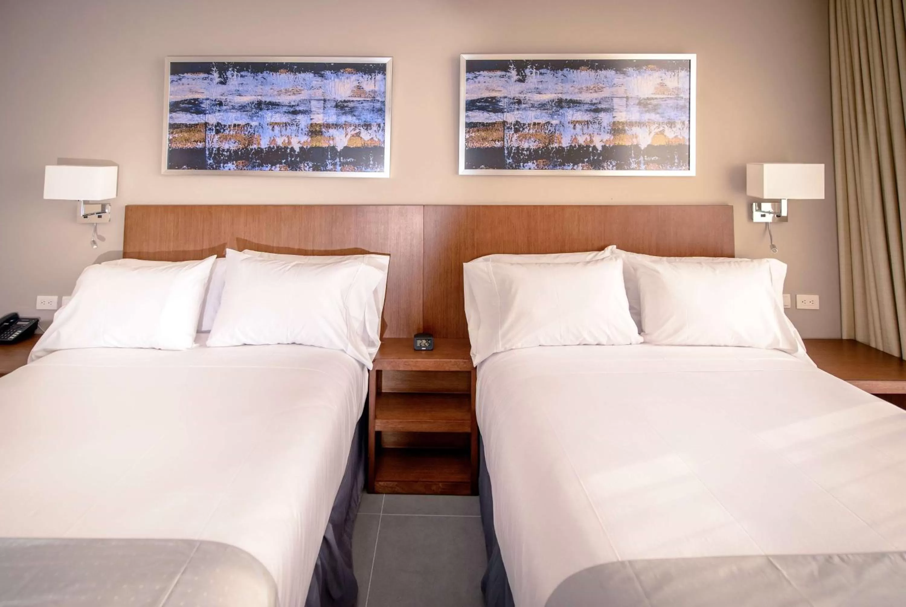 Double Room with Two Double Beds - Non-Smoking in Wyndham Manta Sail Plaza Hotel and Convention Center