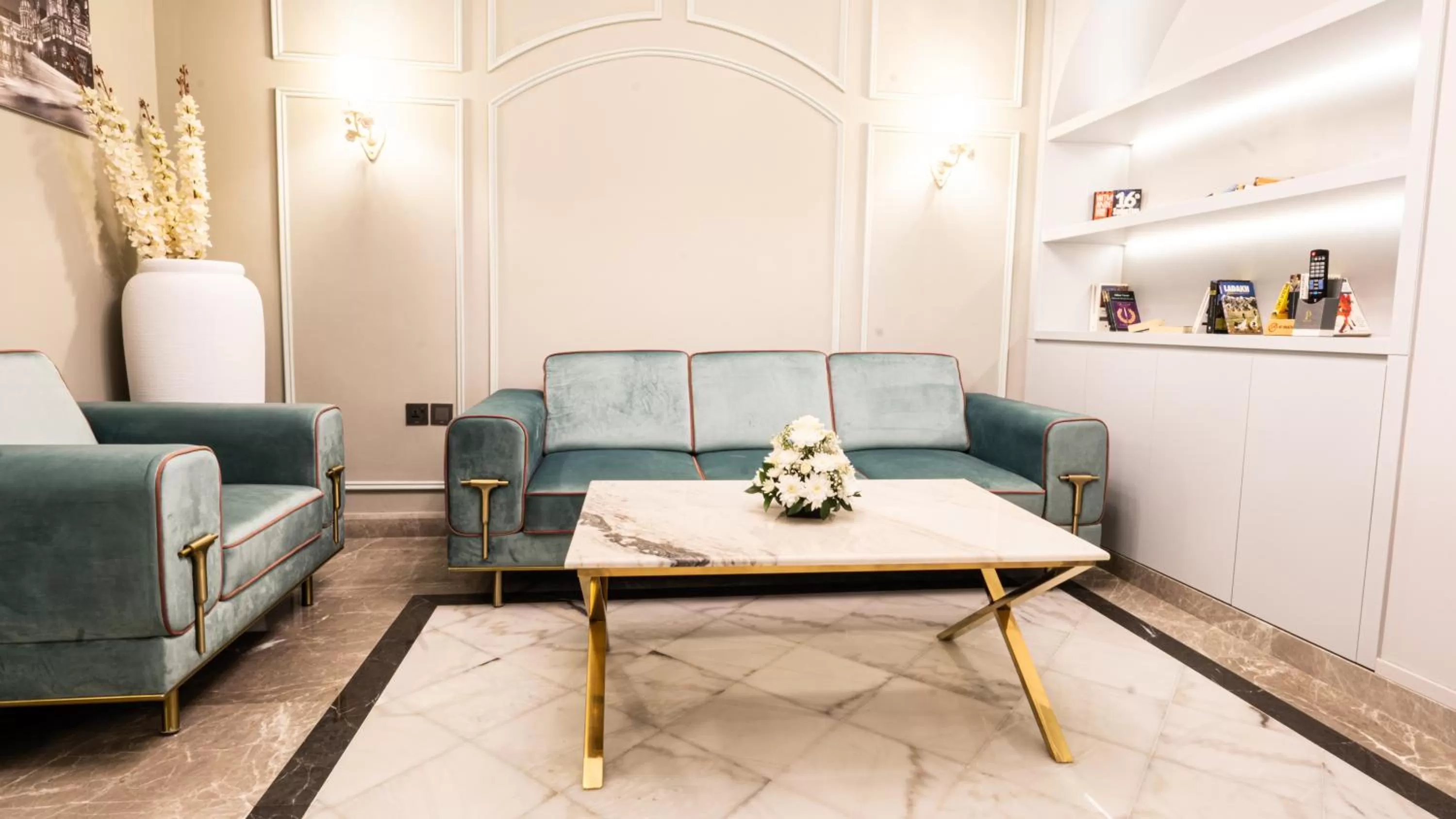 Living room in President Hotel