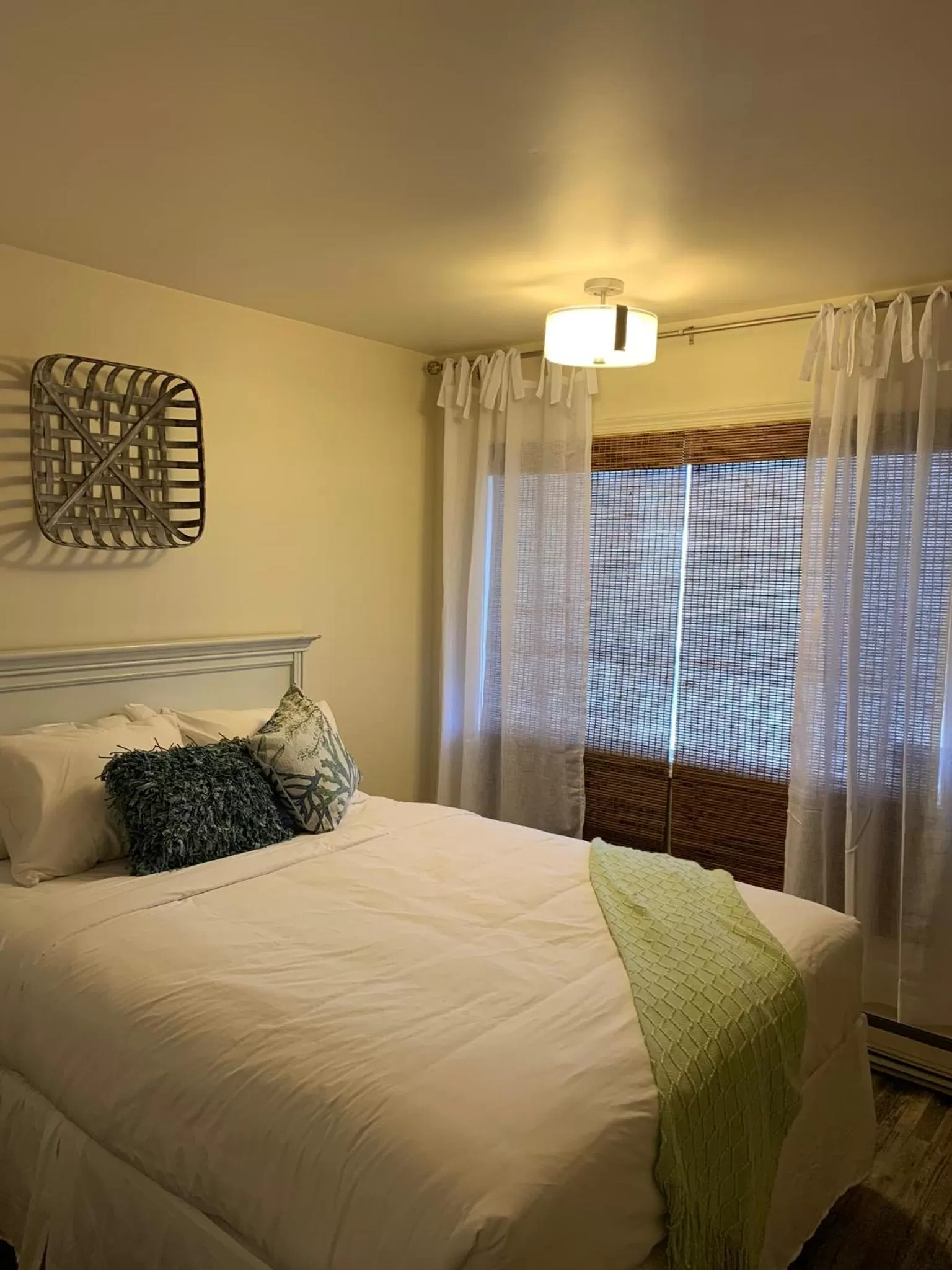 Bed in Ocean Glass Inn