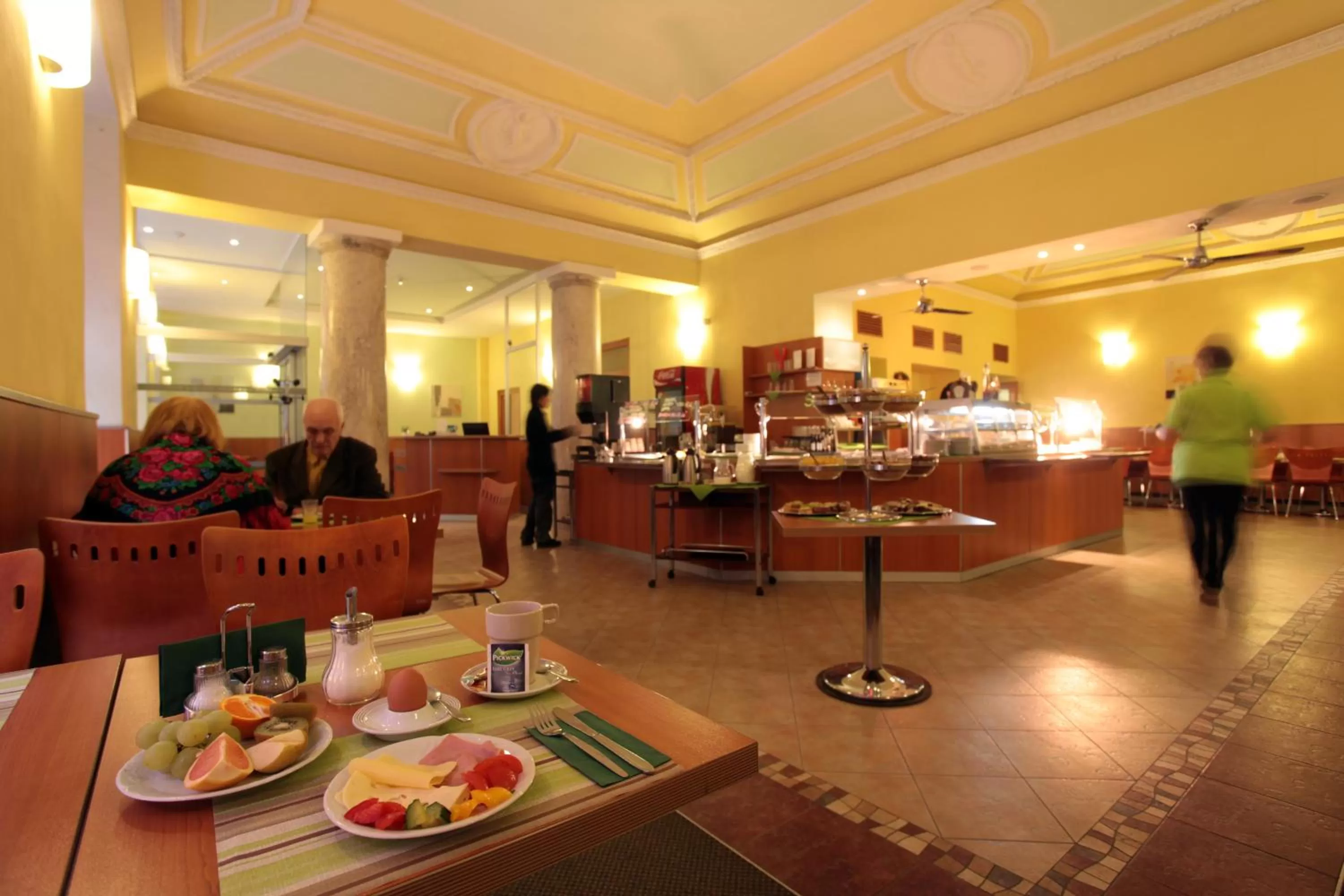 Restaurant/places to eat in Atlantic Hotel