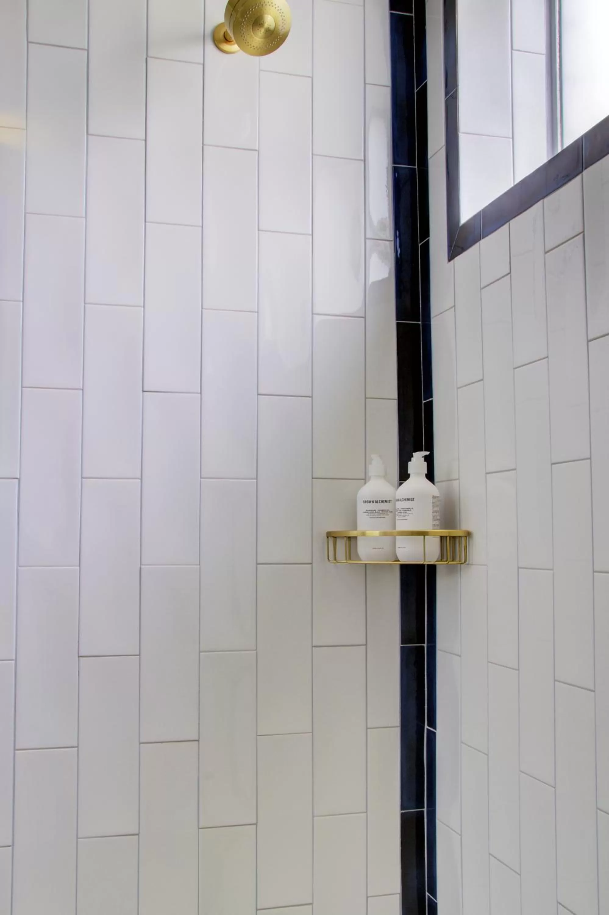 Shower in The Hollywood Franklin Hotel near Universal Studios