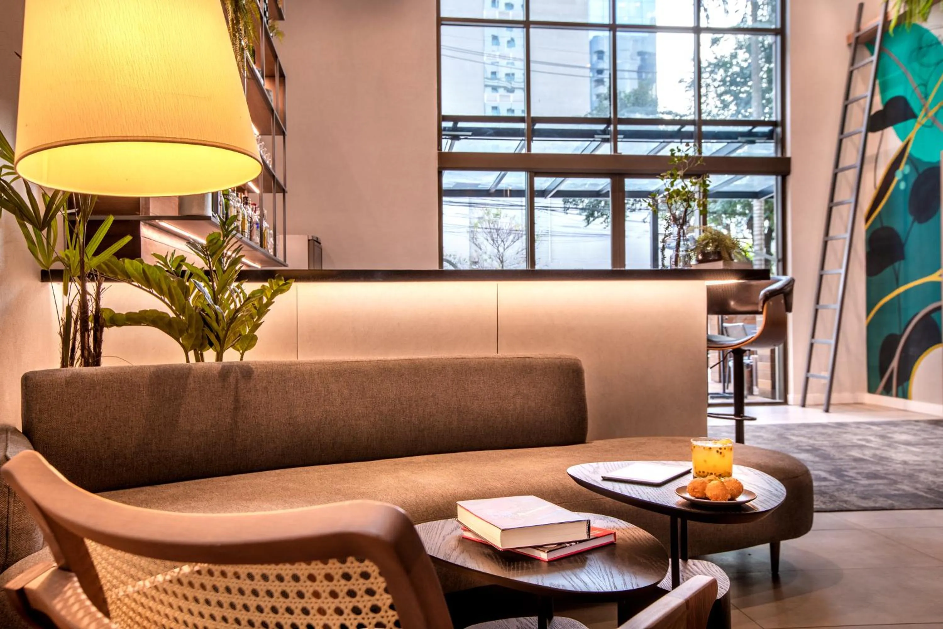 Lounge or bar in INNSiDE by Meliá São Paulo Iguatemi