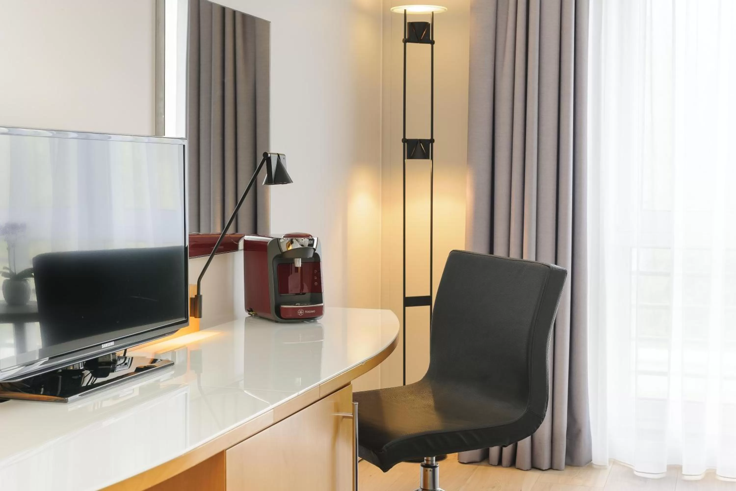 Decorative detail in Mercure Kamen Unna