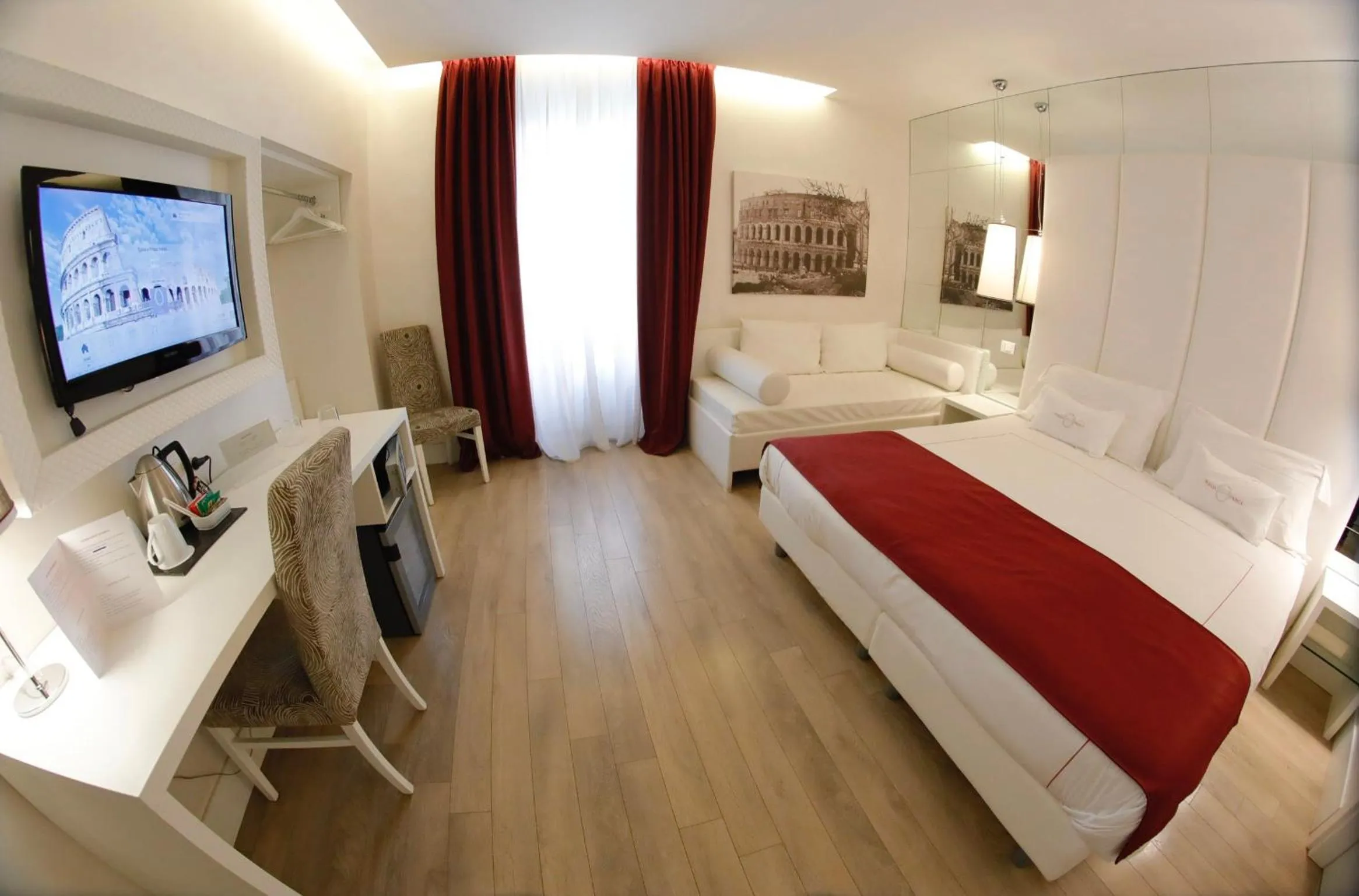 Photo of the whole room, Bed in Tullia&Prisca Relais