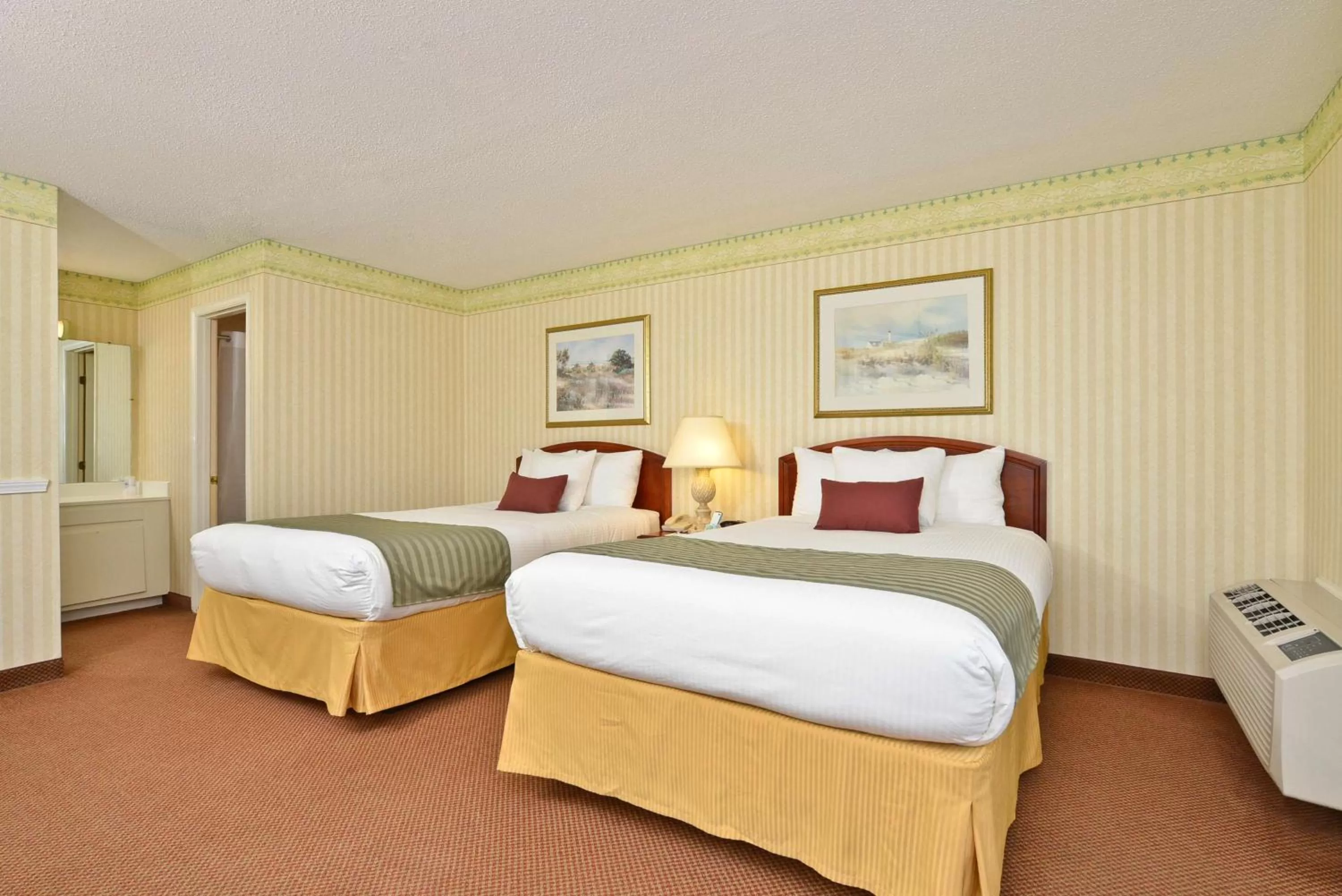 Double Room with Two Double Beds and Mobility Accessible Walk In Shower - Non-Smoking in Best Western - Freeport Inn
