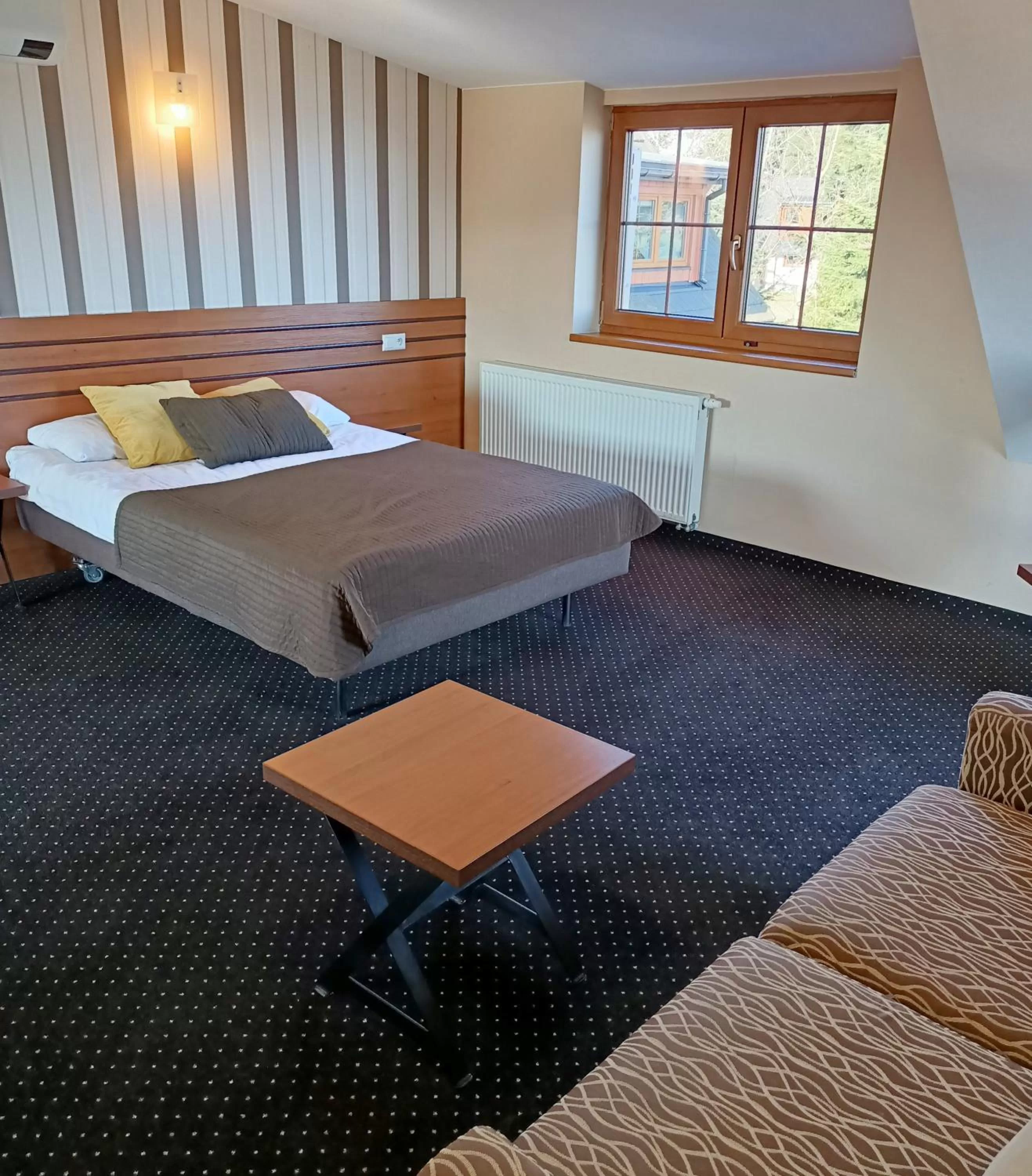 Bed in Hotel Beskidzki Raj Medical SPA