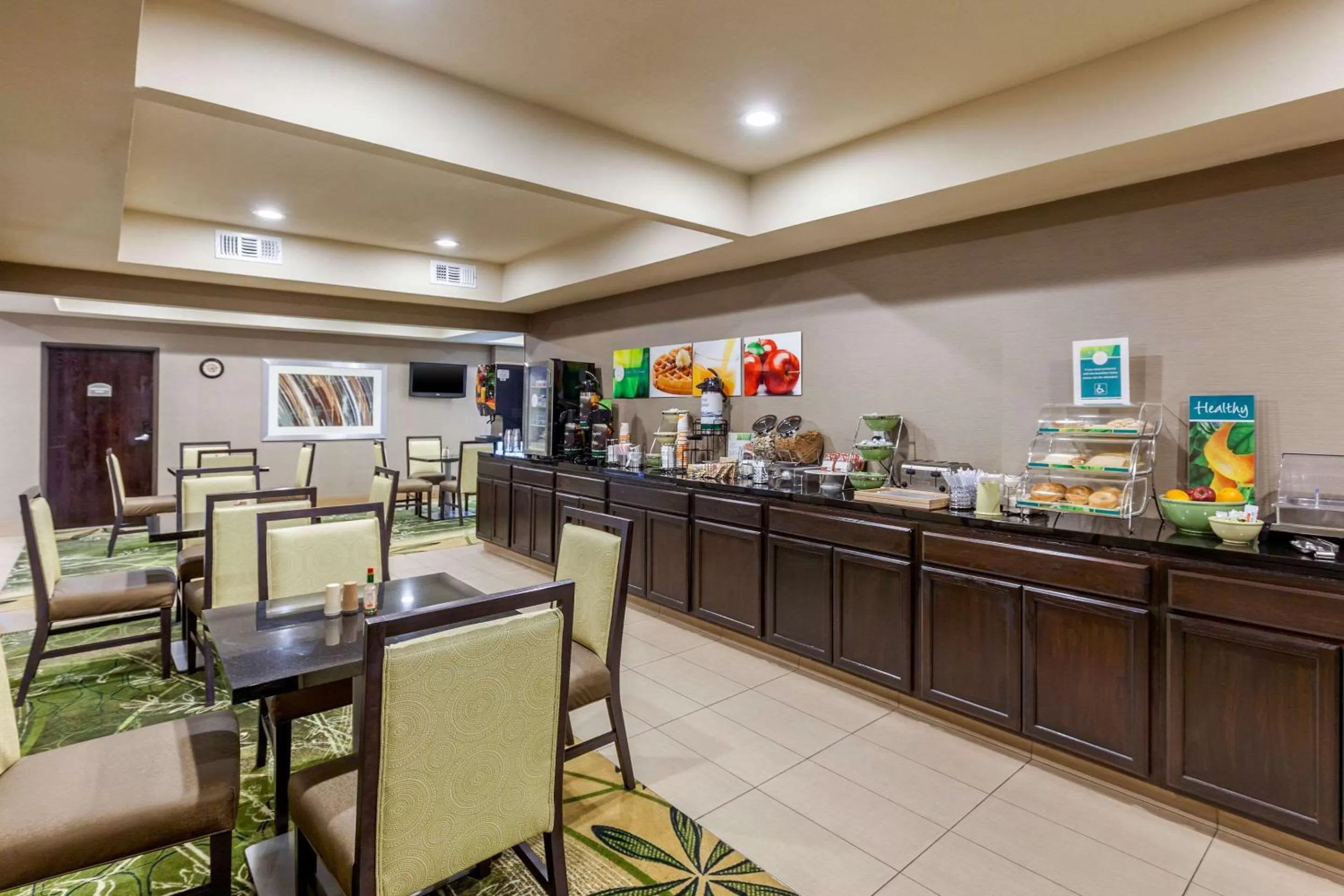 Restaurant/places to eat in Quality Inn & Suites Durant