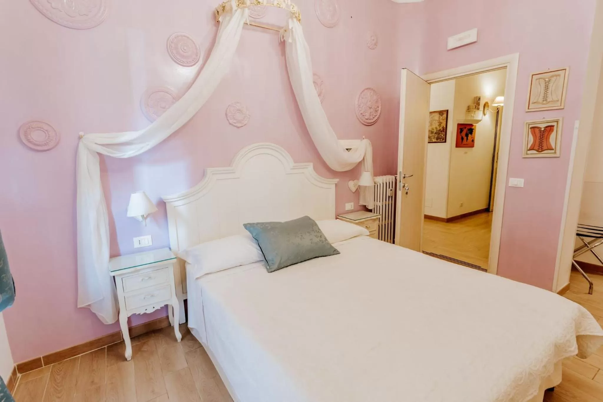 Bed in Vatican Boutique inn