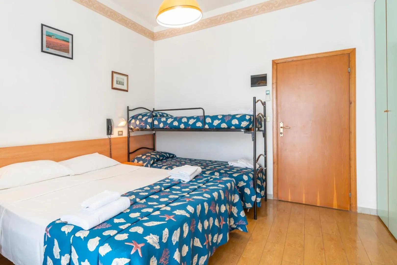 Bed in Hotel Milanese