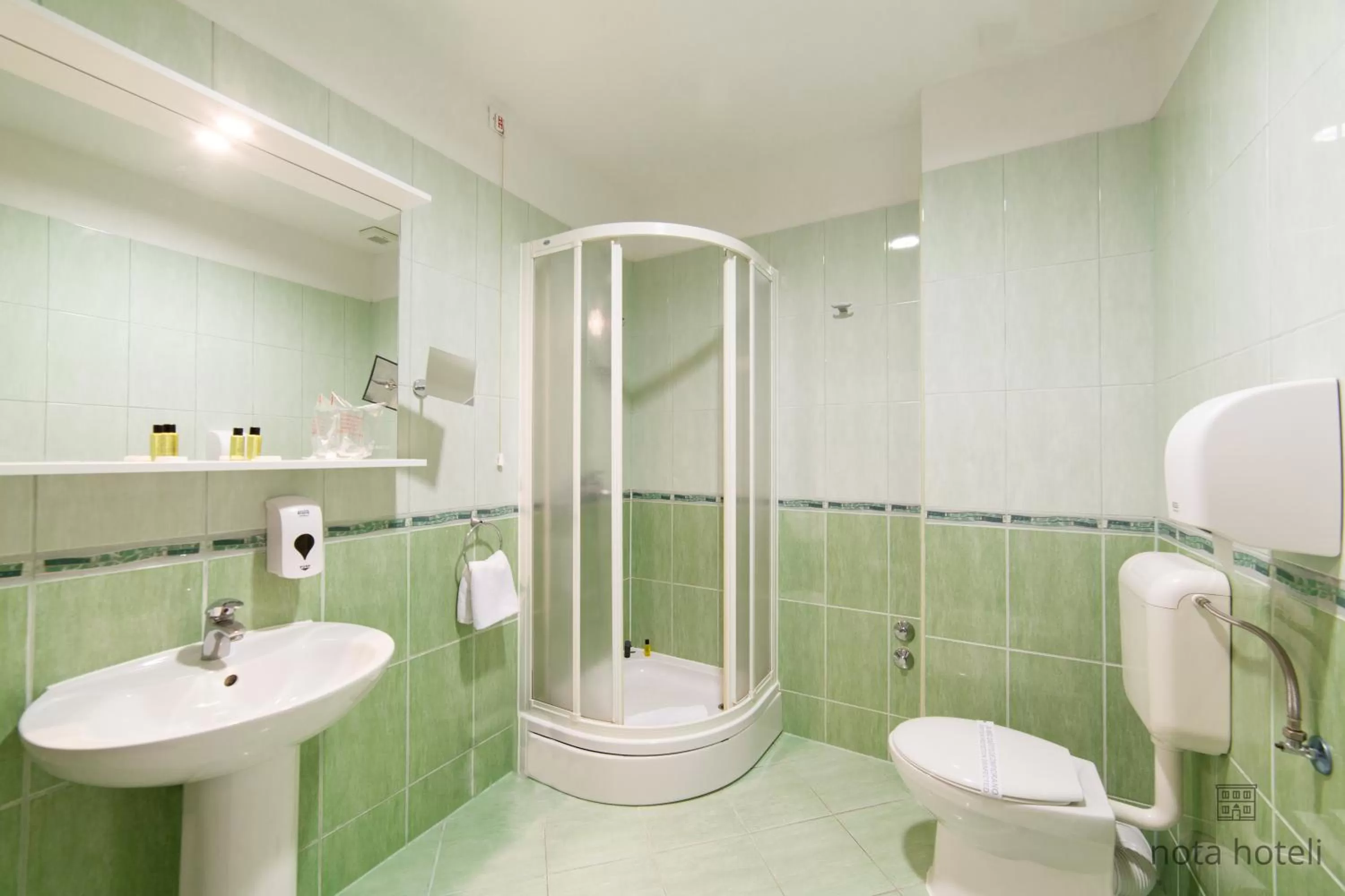 Bathroom in Hotel Sahat