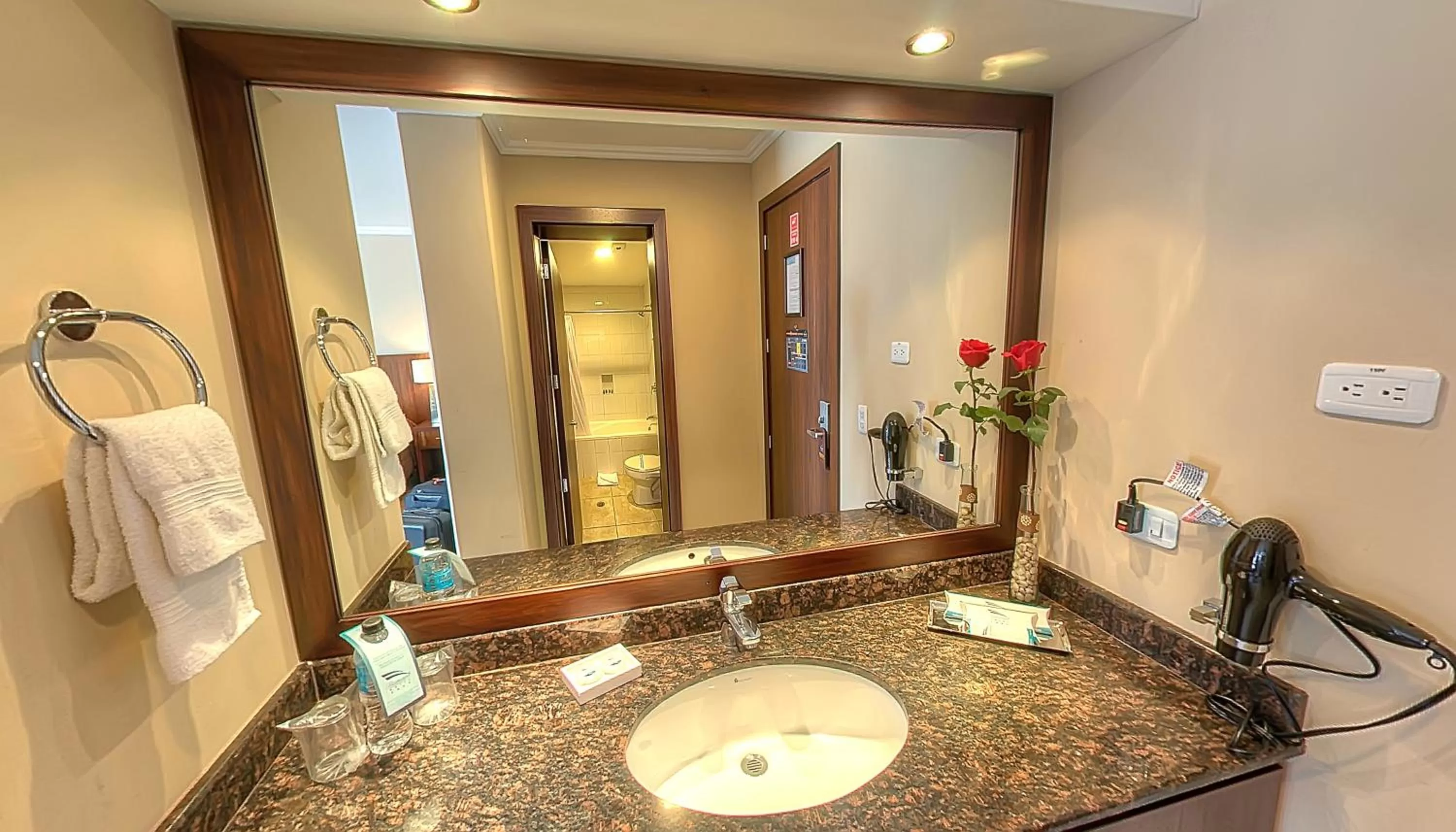 Bathroom in Fenix Hotel