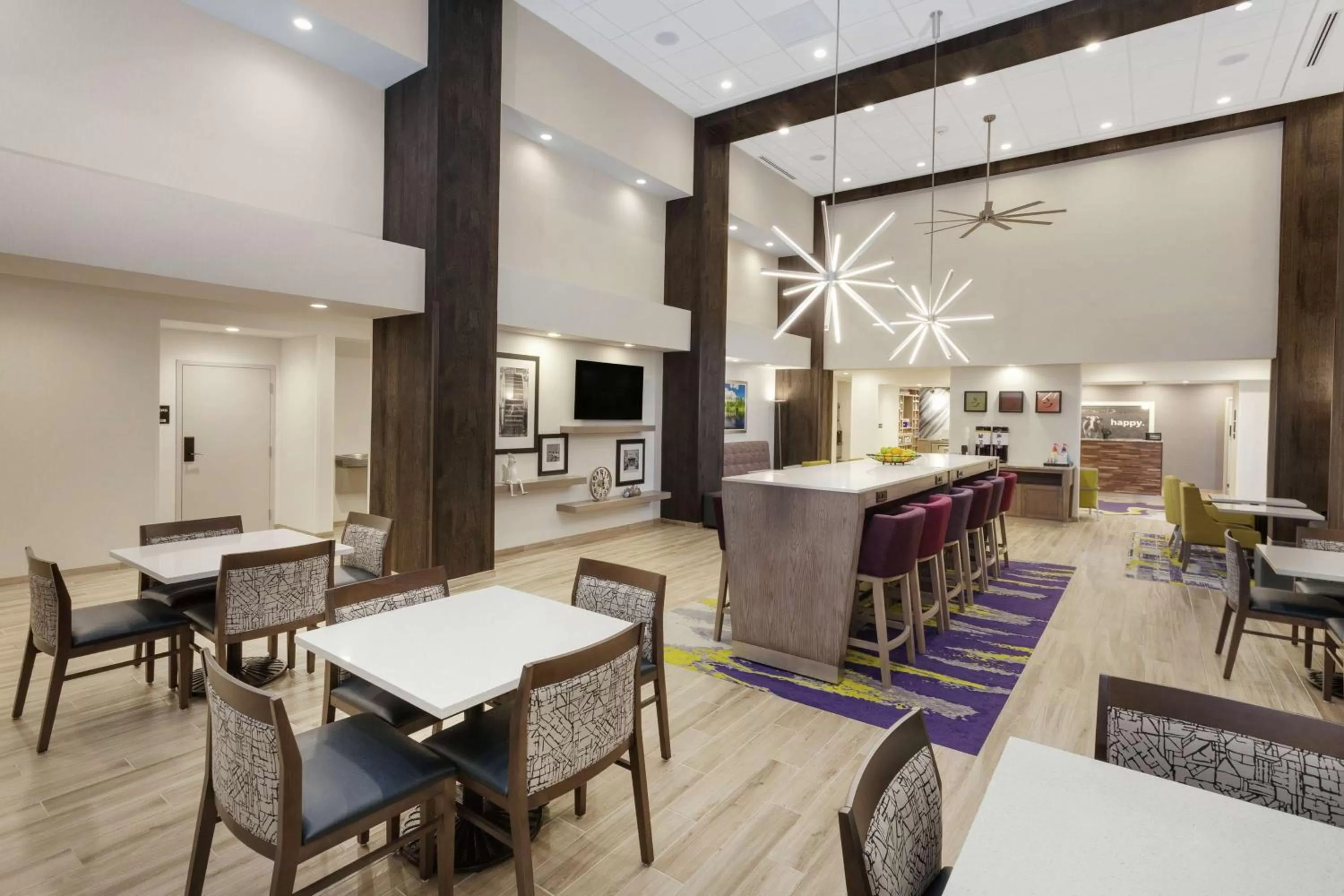 Dining area in Hampton Inn & Suites Rocky Hill - Hartford South