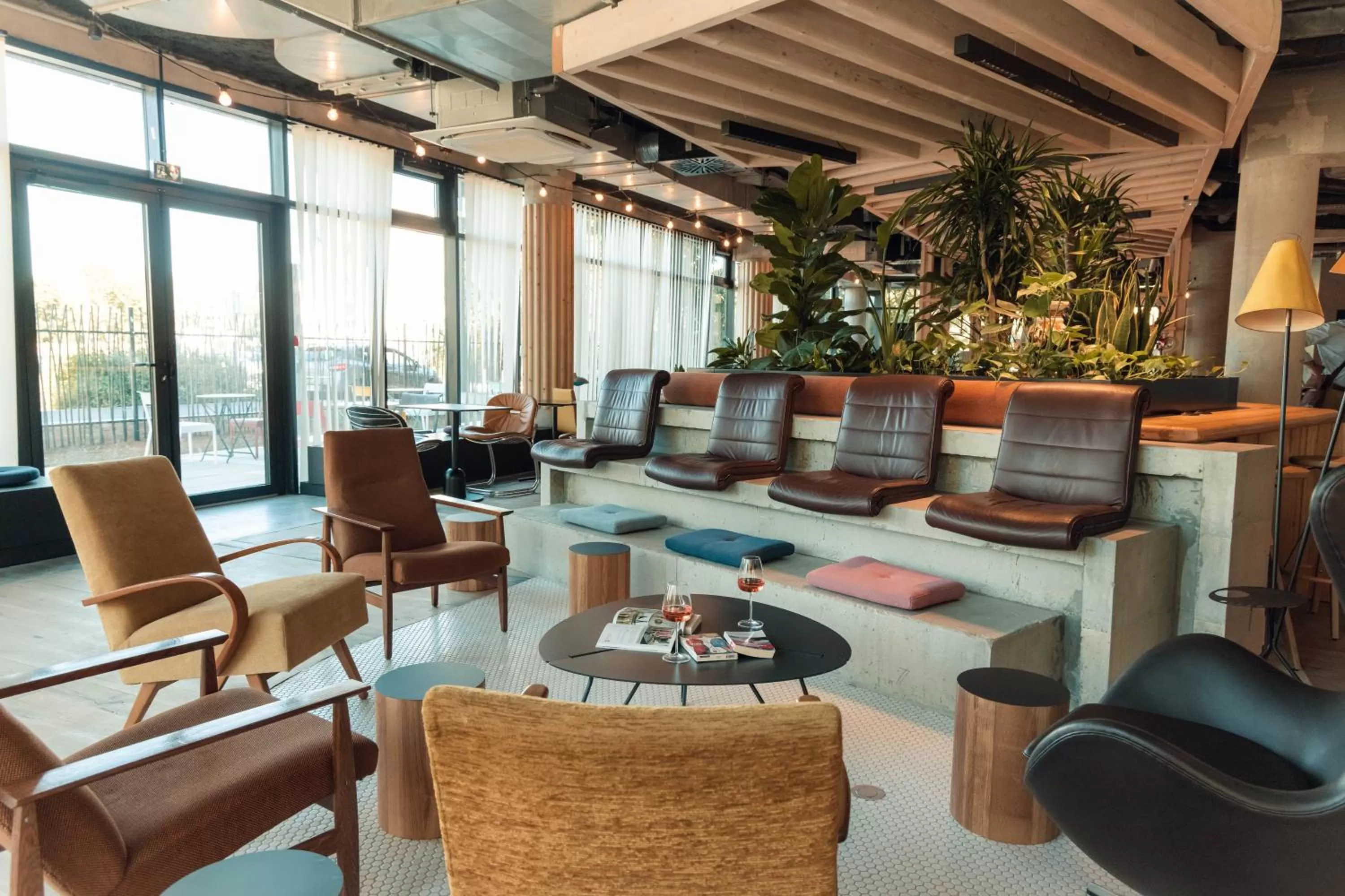 Living room in greet Hotel La Rochelle Centre