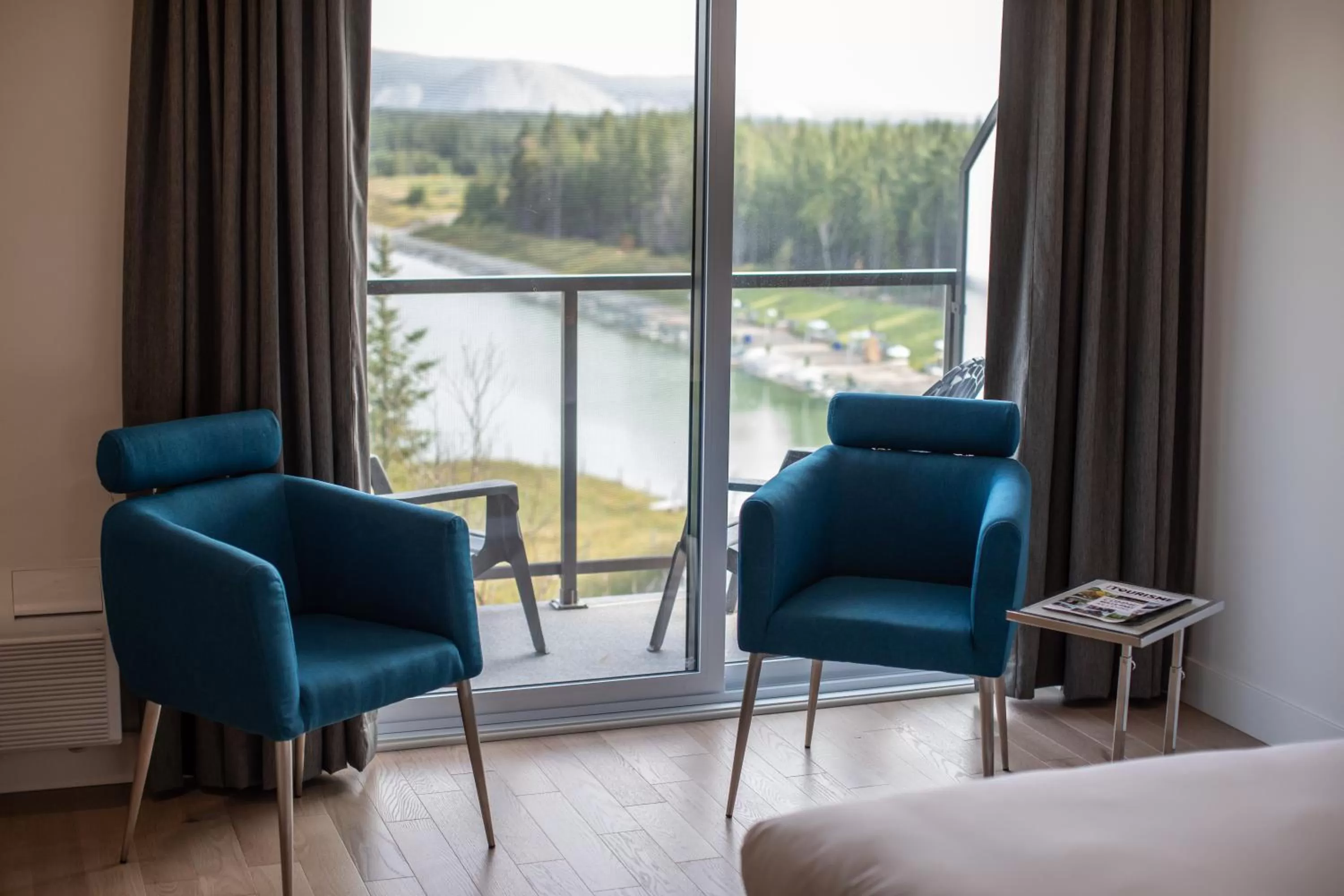 Balcony/Terrace in Hôtel du Domaine, centre de villégiature et de congrès