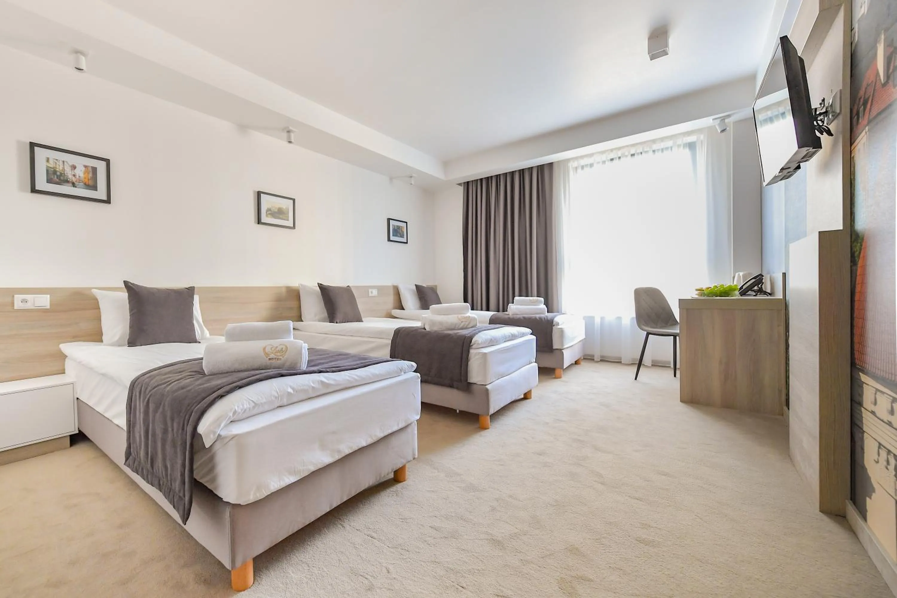 Photo of the whole room, Bed in Lubhotel