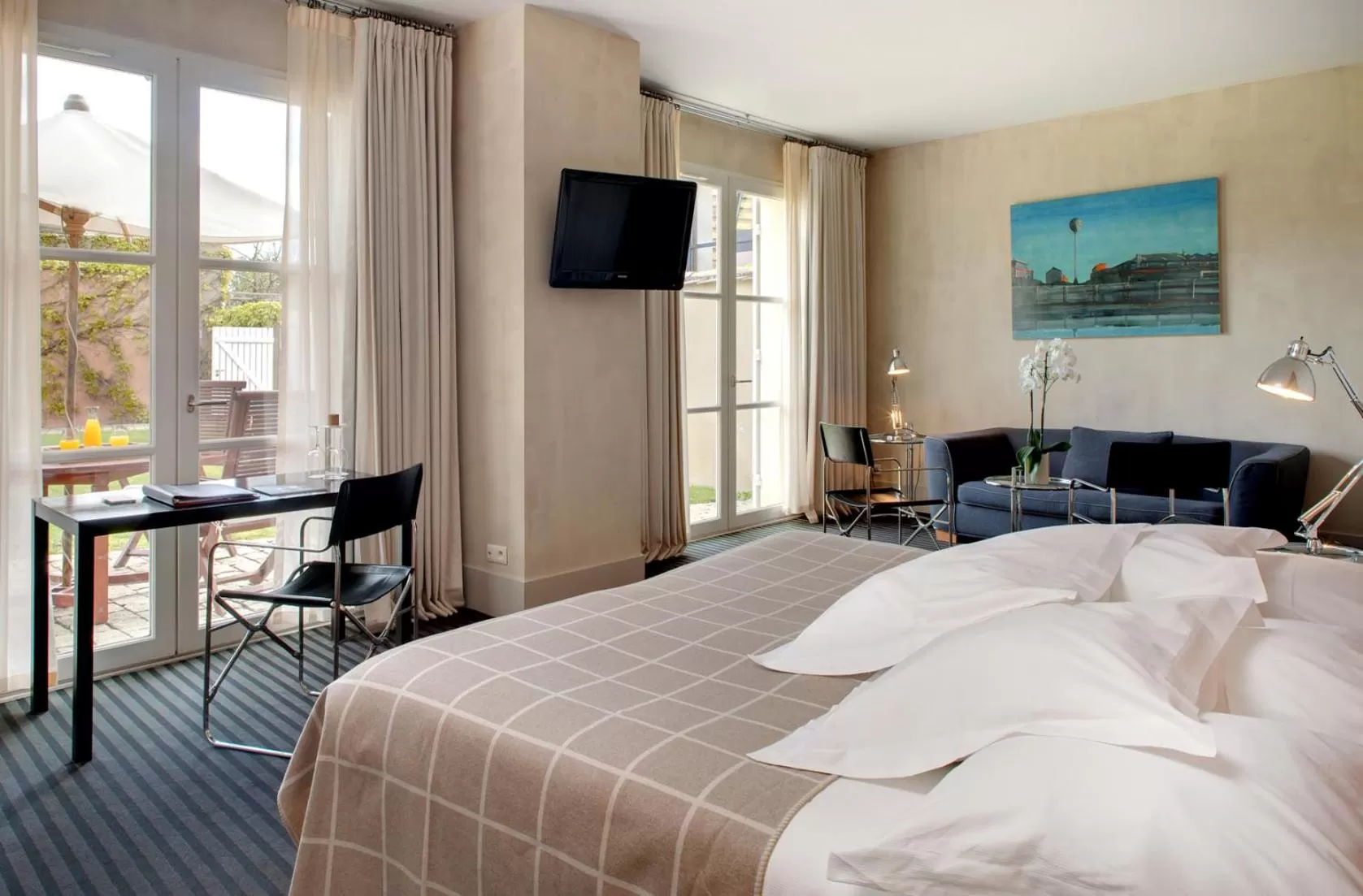 Bed in Château Cordeillan-Bages