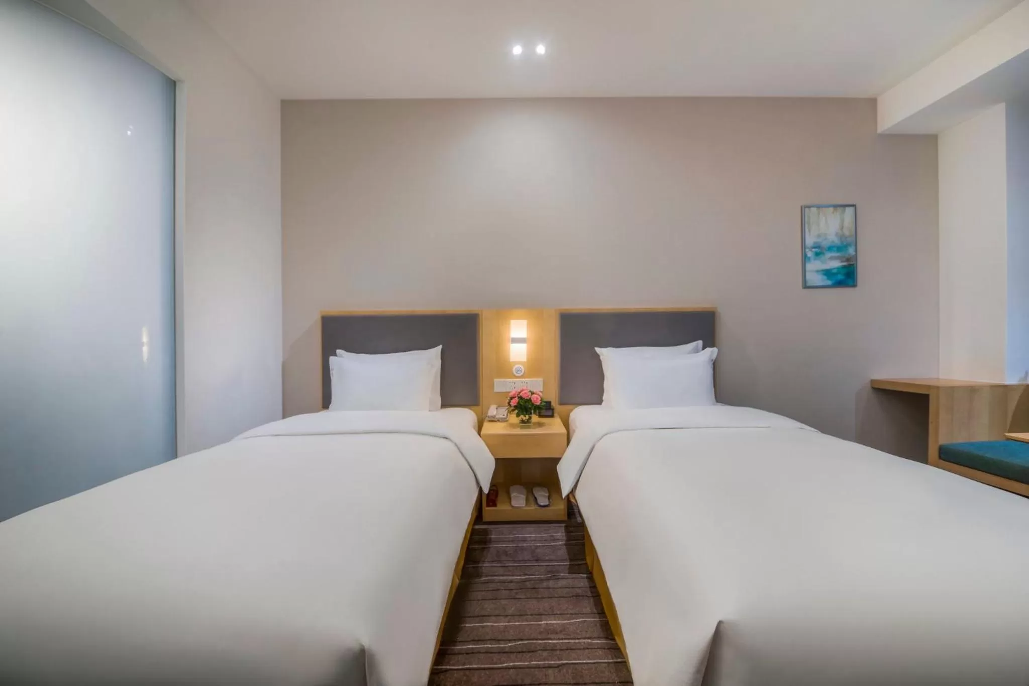 Photo of the whole room, Bed in Holiday Inn Express - Yantai YEDA by IHG